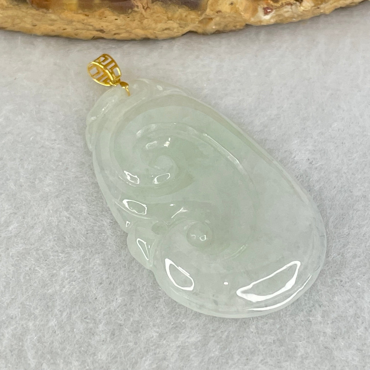 Type A Faint Green Jadeite Ruyi 18K Yellow Gold Pendant 4.97g 34.6 by 20.5 by 3.8mm