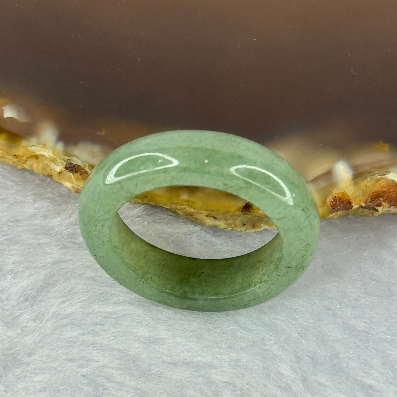 Type A Green Jadeite Ring 4.05g 6.0 by 3.9mm US7 HK15.5 (Slight External Line)