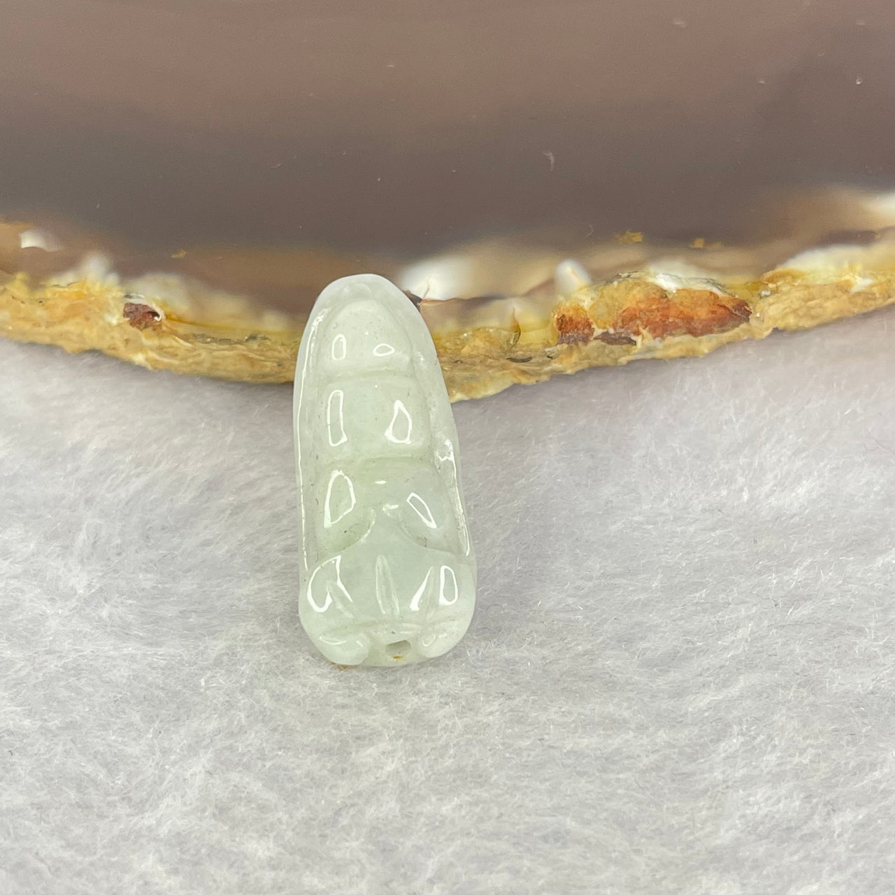 Type A Green Pea Pod Jadeite 2.85g 11.0 x 24.1 x 5.8mm - Huangs Jadeite and Jewelry Pte Ltd