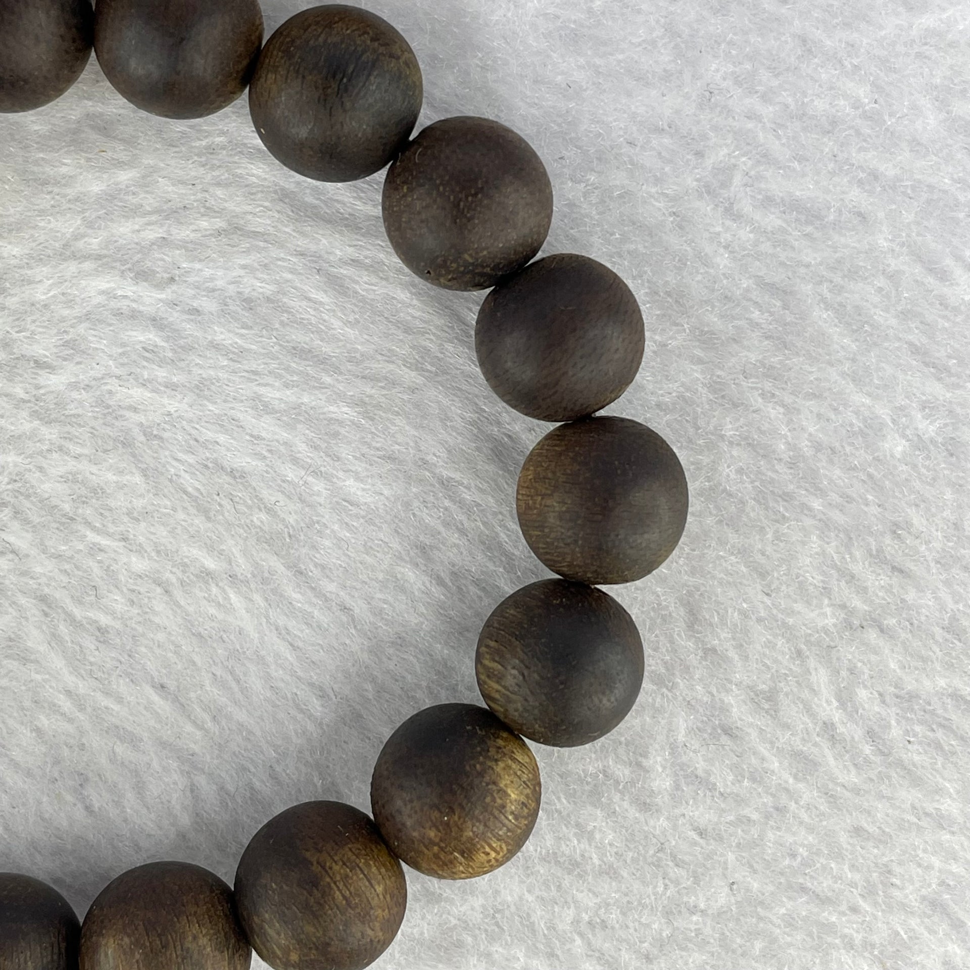 Natural Hainan Wild Old Agarwood Bracelet (Floating) 天然海南野生老树沉香手链 9.52g 17.5cm 10.8mm 19 Beads - Huangs Jadeite and Jewelry Pte Ltd