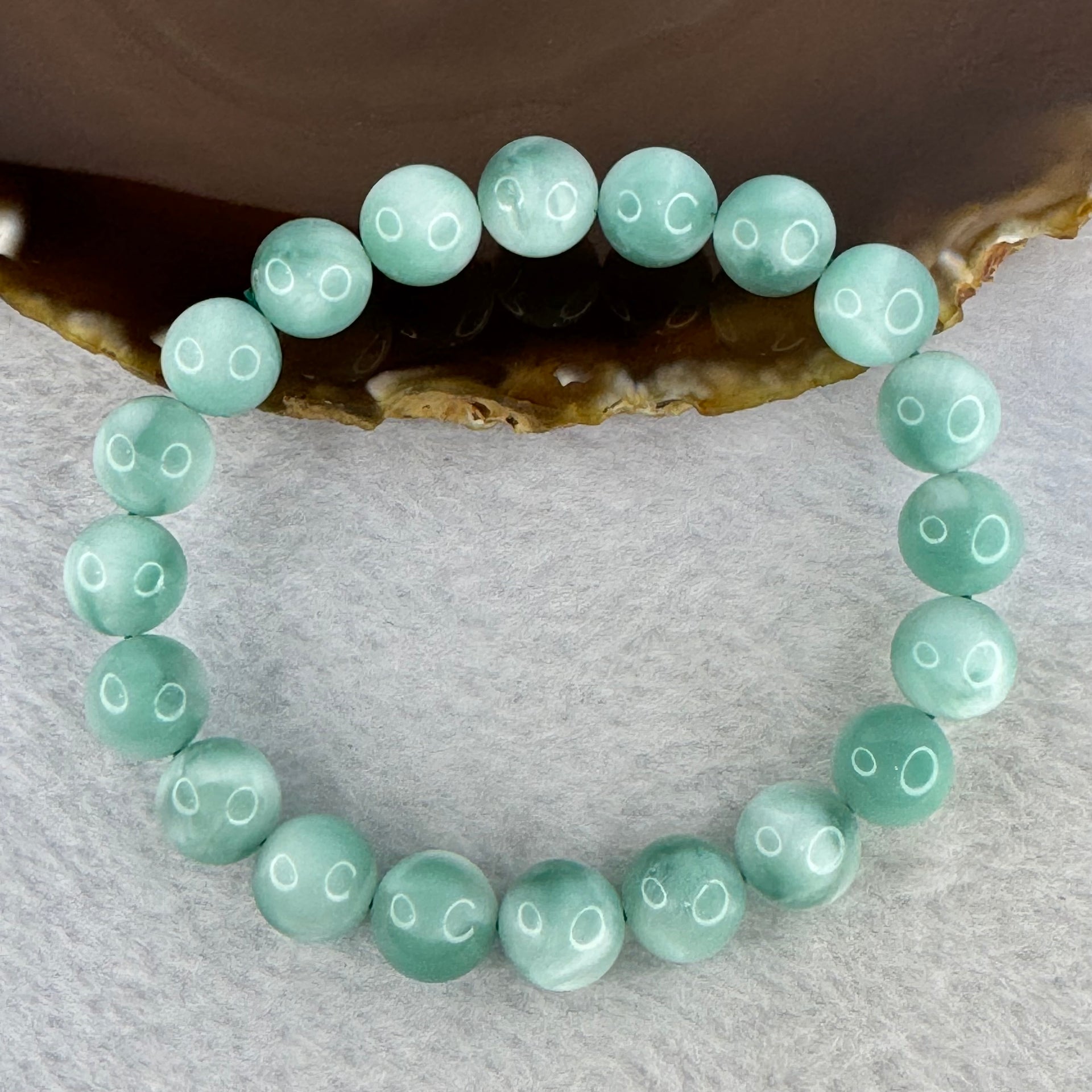 Green crystal green stone bracelet, sea grain stone for Fortune, Job Promotion
 绿色水晶绿纹石手链海纹石绿绒晶串圆珠手串补木招财职务升迁升职 28.32g 10.3 mm 20 Beads - Huangs Jadeite and Jewelry Pte Ltd