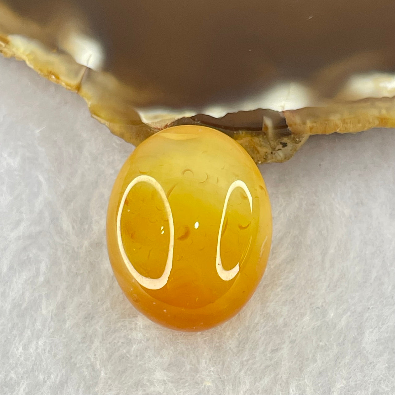 Natural Orange Yellow Agate Mini Display 9.25g 24.4 by 19.7 by 13.9mm