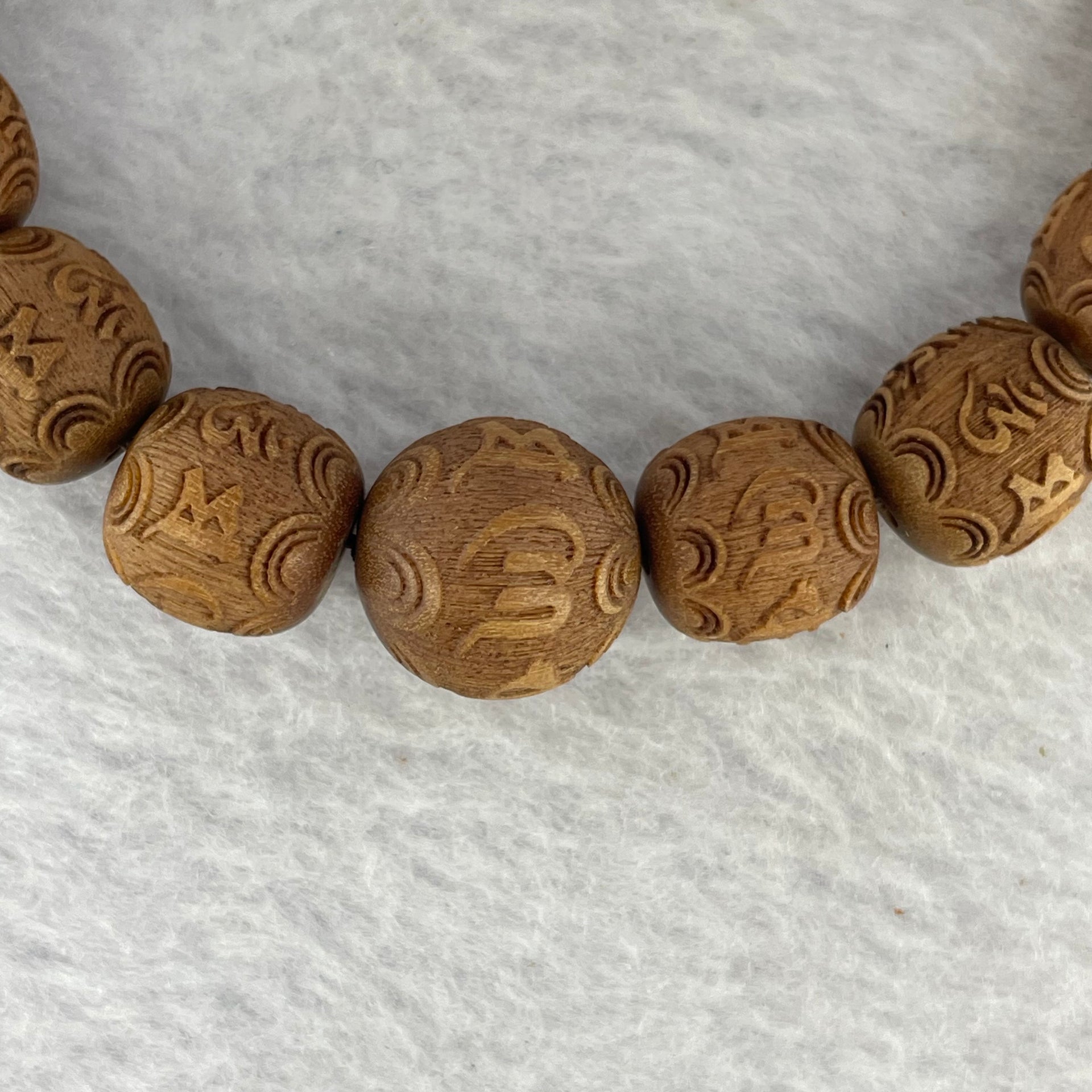 Natural Wild Australian Sandalwood 檀香 Om Mani Padme Hum Beads Bracelet 16.39g 11.8mm 5 Beads / 14.1 mm 1 Beads - Huangs Jadeite and Jewelry Pte Ltd