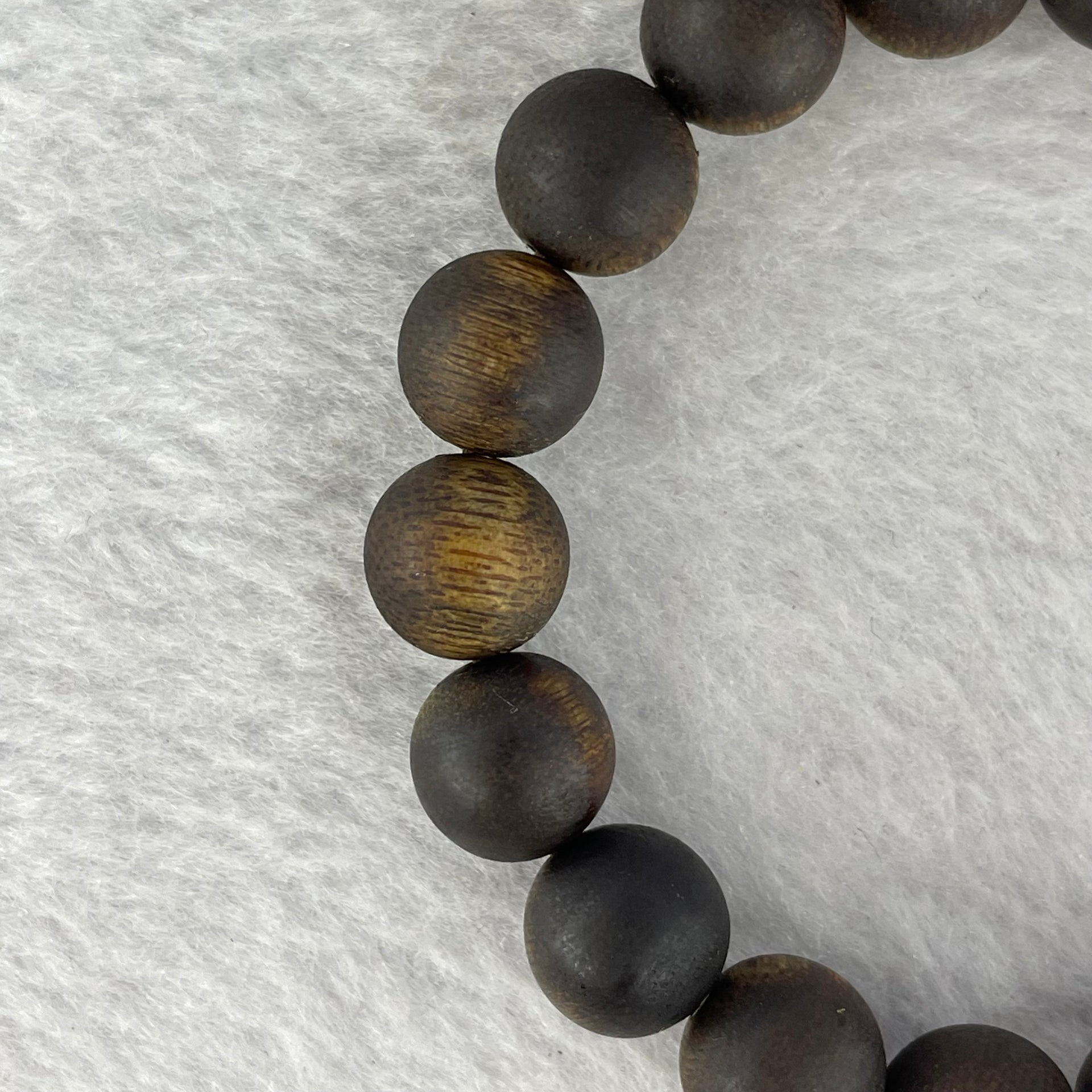 Natural Hainan Wild Old Agarwood Bracelet (Floating) 天然海南野生老树沉香手链 9.64g 17.5cm 10.9mm 19 Beads - Huangs Jadeite and Jewelry Pte Ltd