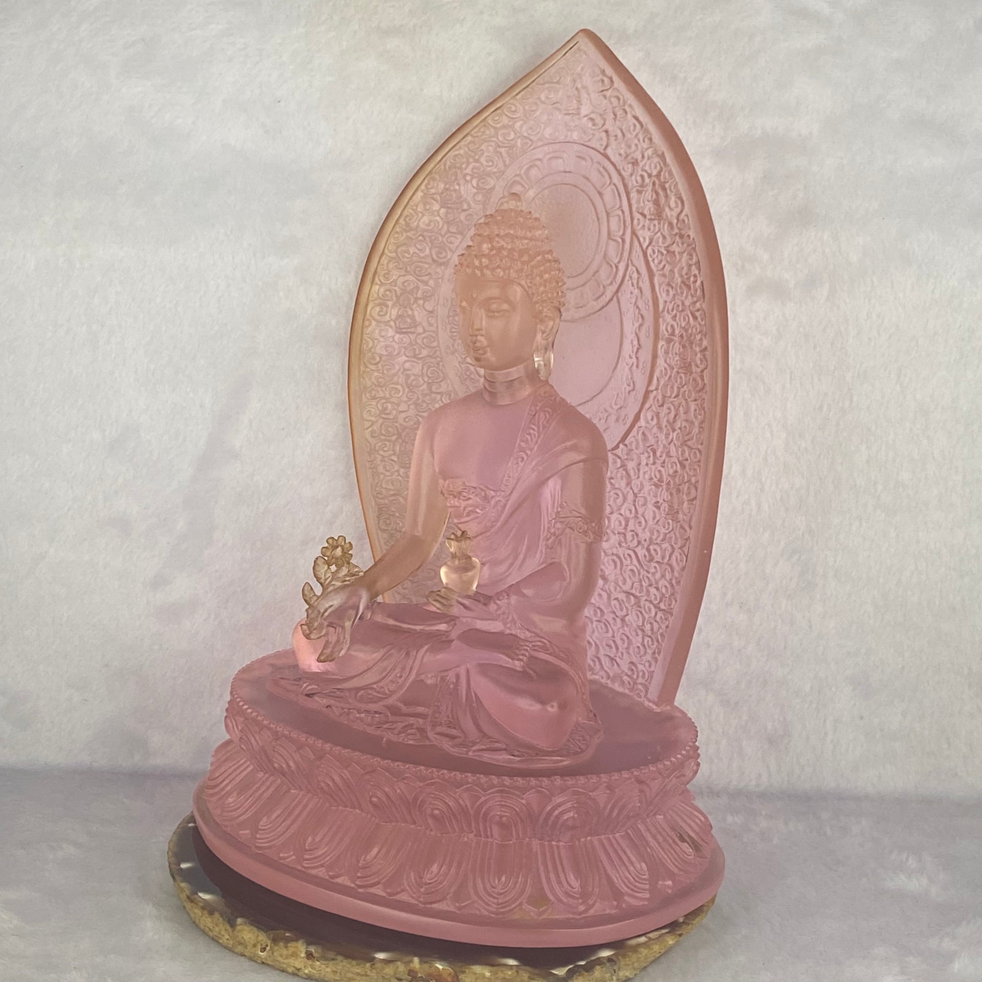 Liuli Crystal Buddha Display 2,884.7g 164.0 by 126.5 by 220.0mm - Huangs Jadeite and Jewelry Pte Ltd