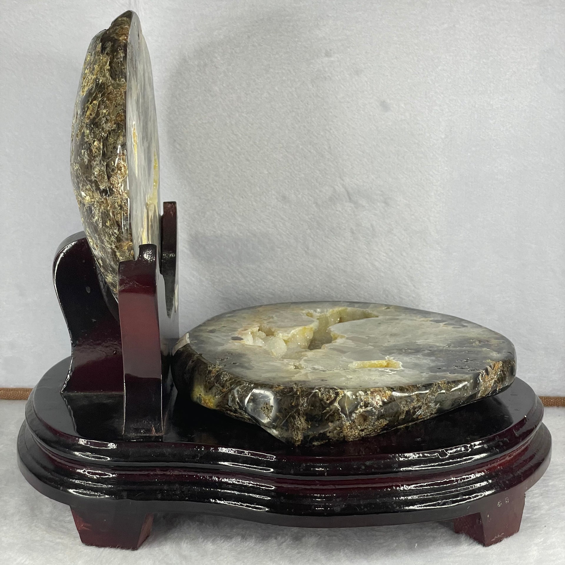 Large Natural Agate Wealth Pot 4,450g 235.0 by 280.0 by 250.0mm - Huangs Jadeite and Jewelry Pte Ltd