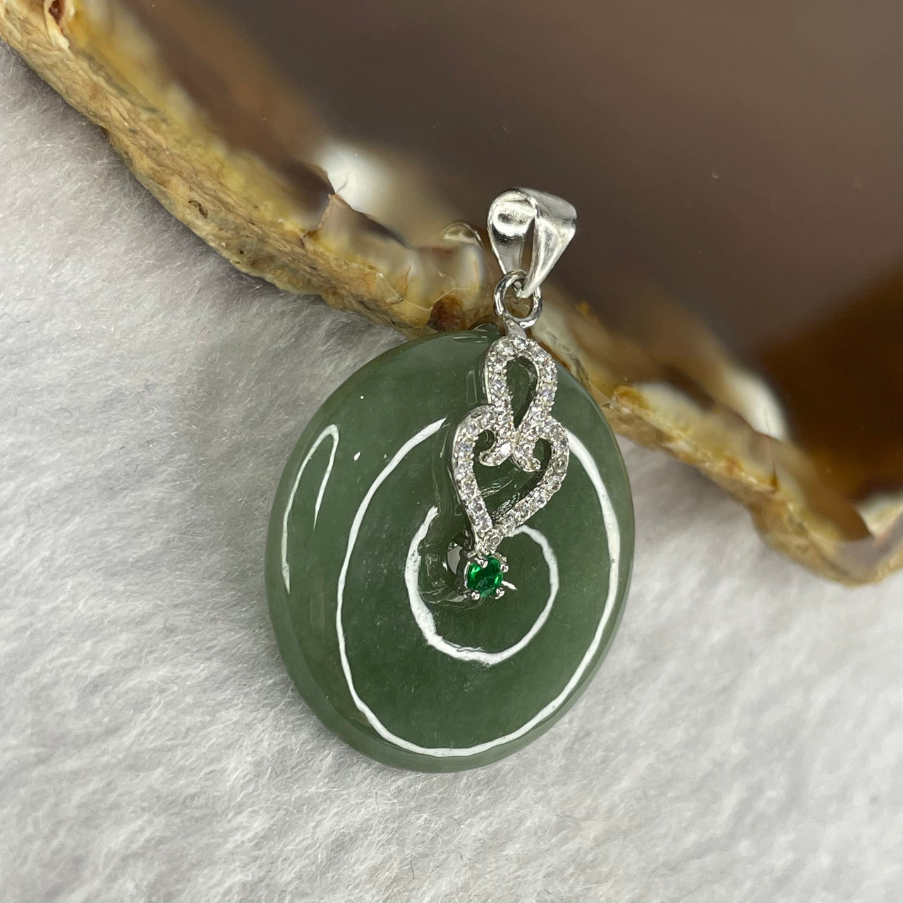 Type A Oily Green Jadeite with 925 silver clasp 5.73g 24.6 by 24.6 by 4.9mm - Huangs Jadeite and Jewelry Pte Ltd