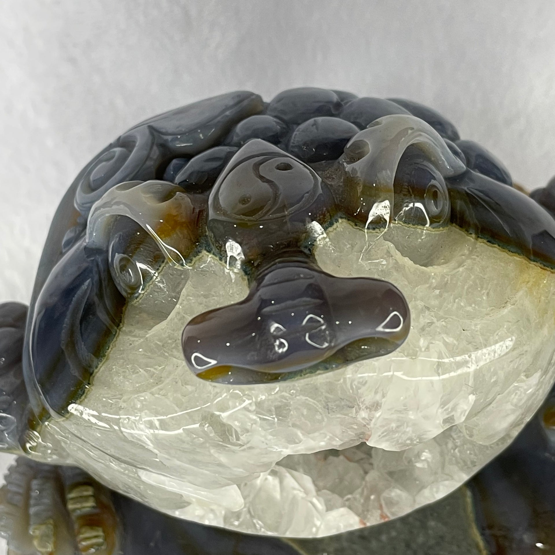 Natural Blue Purple Brown and White Agate 3 Legged Toad on Prosperity Ruyi Display 2045.0g 160.0 by 111.6g by 126.9g - Huangs Jadeite and Jewelry Pte Ltd