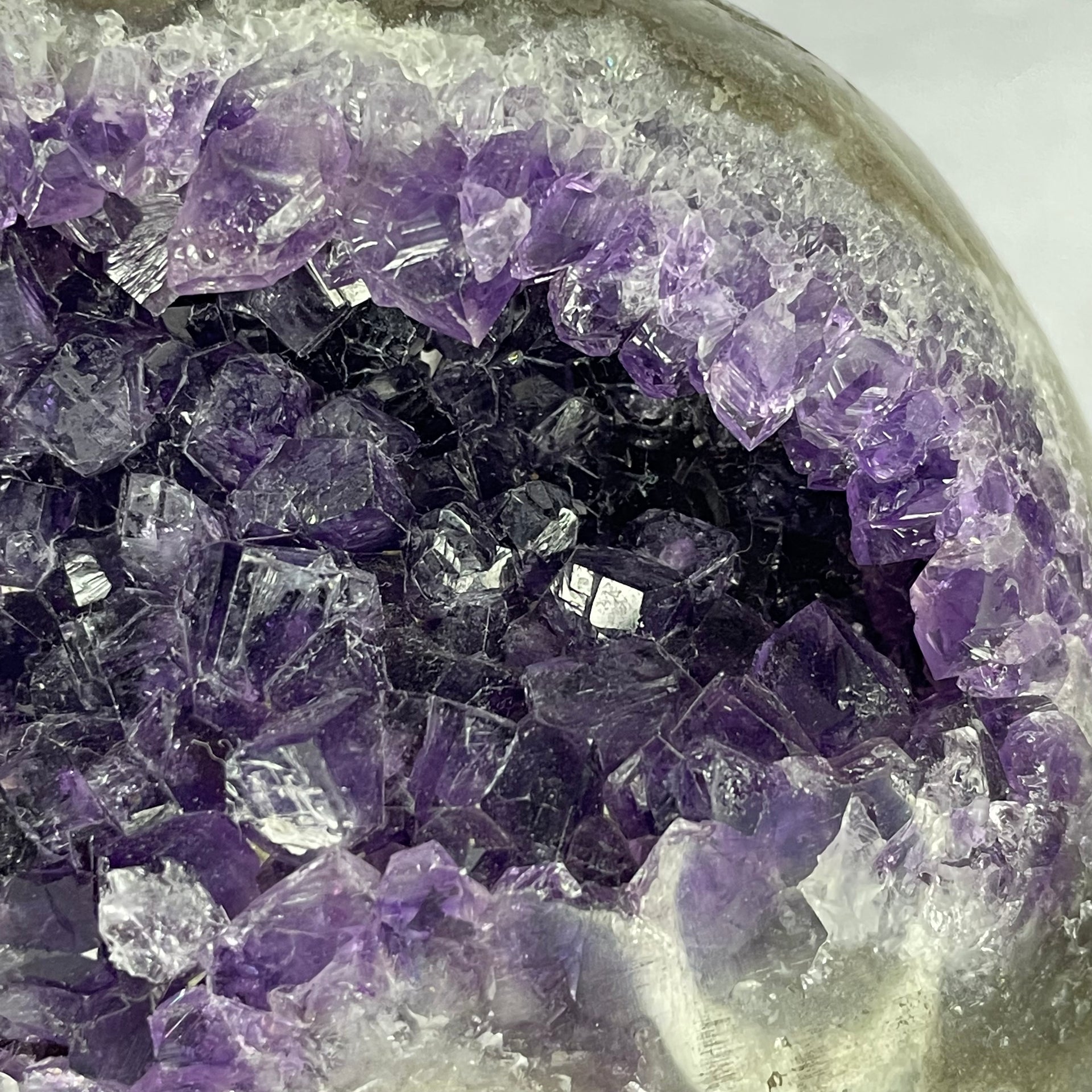 Natural Uruguay Amethyst Display 1865.0g 165.0 by 118.6 by 158.0mm - Huangs Jadeite and Jewelry Pte Ltd