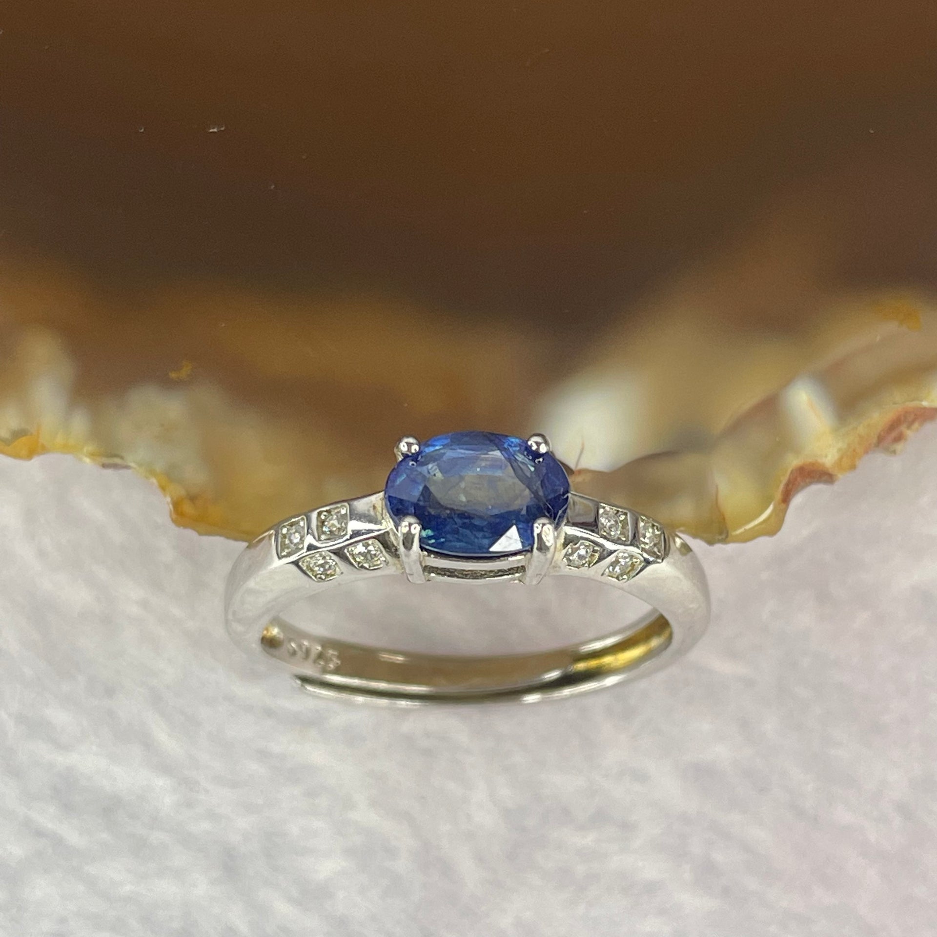 Blue sapphire 5.0 by 6.9 by 2.5mm (estimated) in 925 Silver Ring 1.9g - Huangs Jadeite and Jewelry Pte Ltd