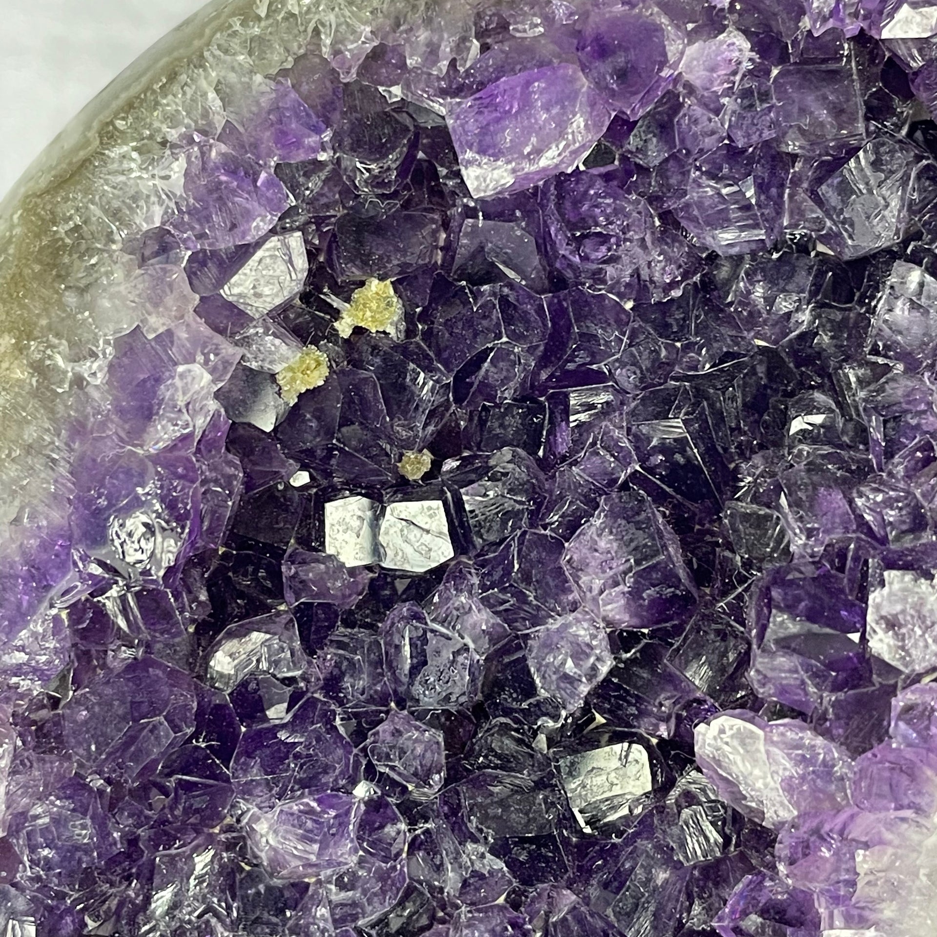 Natural Uruguay Amethyst Display 1865.0g 165.0 by 118.6 by 158.0mm - Huangs Jadeite and Jewelry Pte Ltd