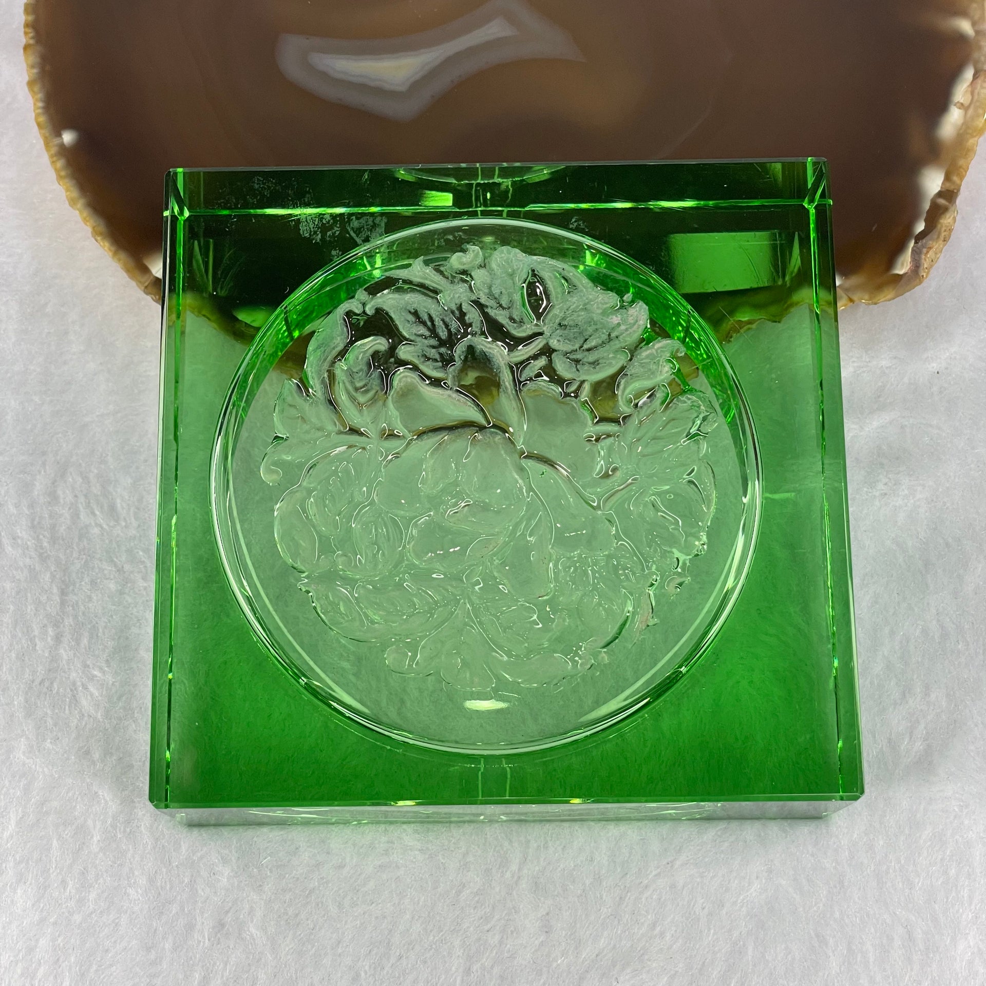 Liuli Crystal Hua Kai Fu Gui Prosperity Ash Tray 497.1g 94.1 by 90.5 by 31.4mm - Huangs Jadeite and Jewelry Pte Ltd