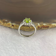 Green Peridot 6.0 by 7.7 by 4.4mm (estimated) in 925 Silver Ring 1.91g - Huangs Jadeite and Jewelry Pte Ltd