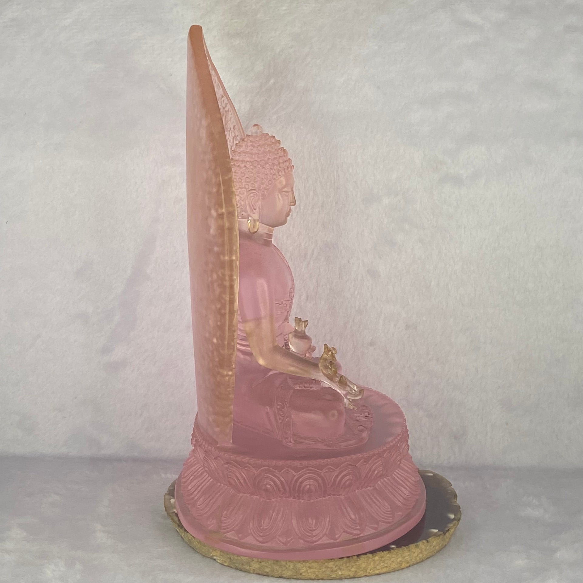 Liuli Crystal Buddha Display 2,884.7g 164.0 by 126.5 by 220.0mm - Huangs Jadeite and Jewelry Pte Ltd