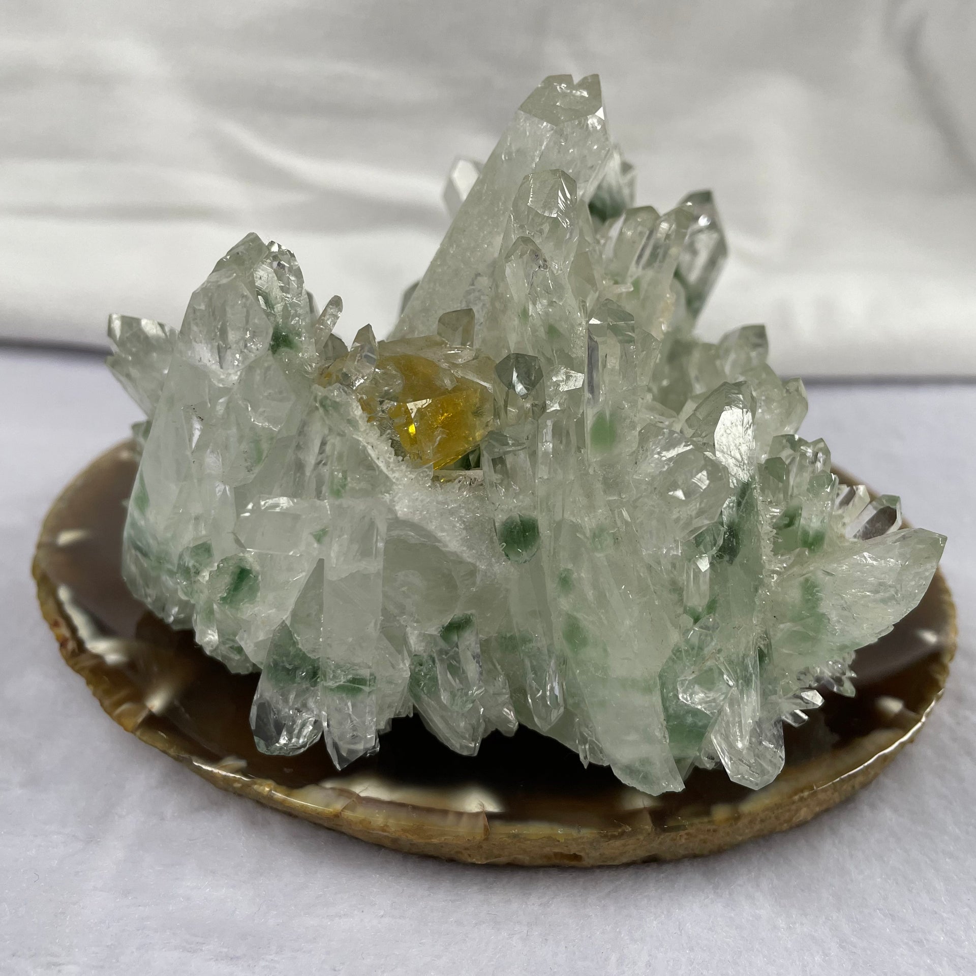 Natural Chromium Quartz Crystal Cluster Display - 679.6g 106.1 by 106.3 by 76.6mm - Huangs Jadeite and Jewelry Pte Ltd