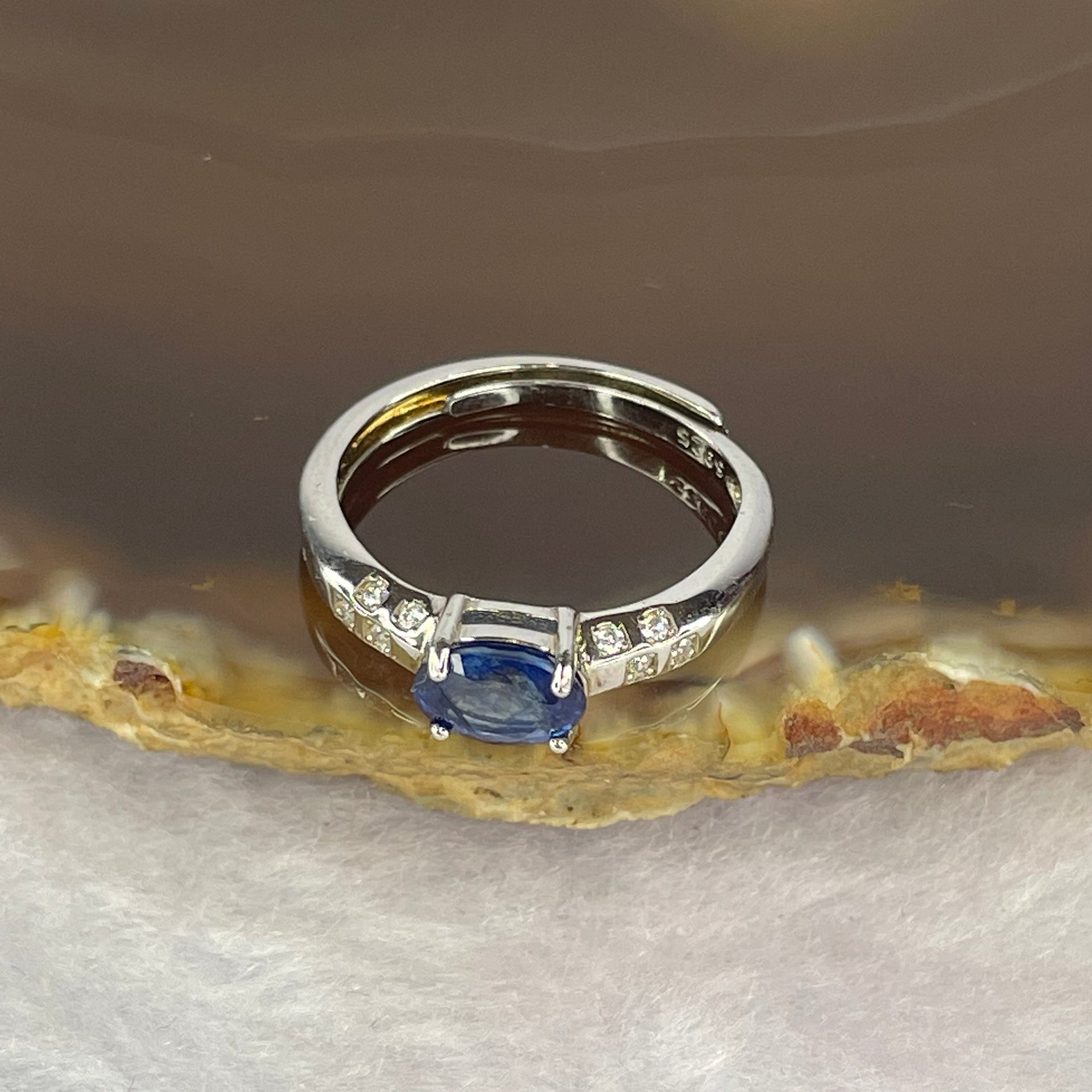 Blue sapphire 5.0 by 6.9 by 2.5mm (estimated) in 925 Silver Ring 1.9g - Huangs Jadeite and Jewelry Pte Ltd