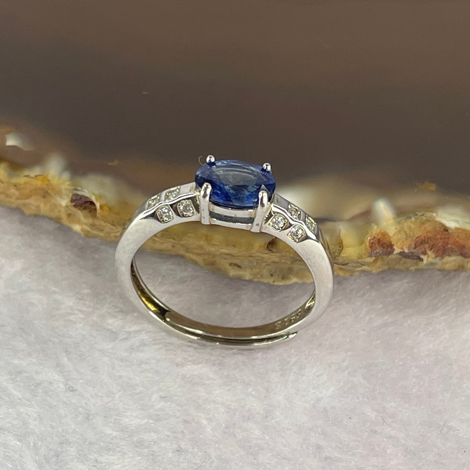 Blue sapphire 5.0 by 6.9 by 2.5mm (estimated) in 925 Silver Ring 1.9g - Huangs Jadeite and Jewelry Pte Ltd