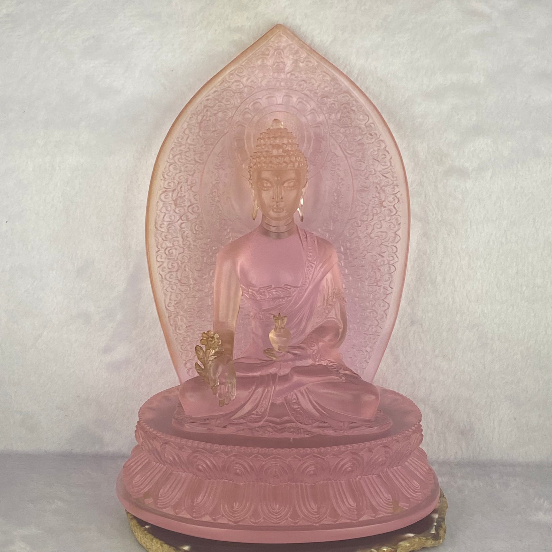 Liuli Crystal Buddha Display 2,884.7g 164.0 by 126.5 by 220.0mm - Huangs Jadeite and Jewelry Pte Ltd