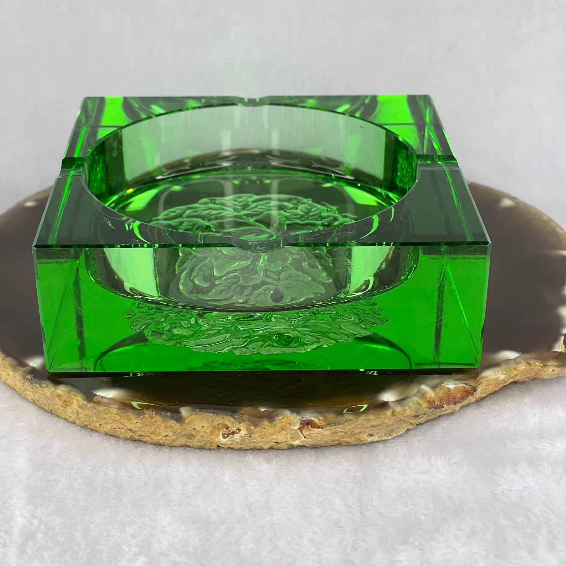 Liuli Crystal Hua Kai Fu Gui Prosperity Ash Tray 497.1g 94.1 by 90.5 by 31.4mm - Huangs Jadeite and Jewelry Pte Ltd