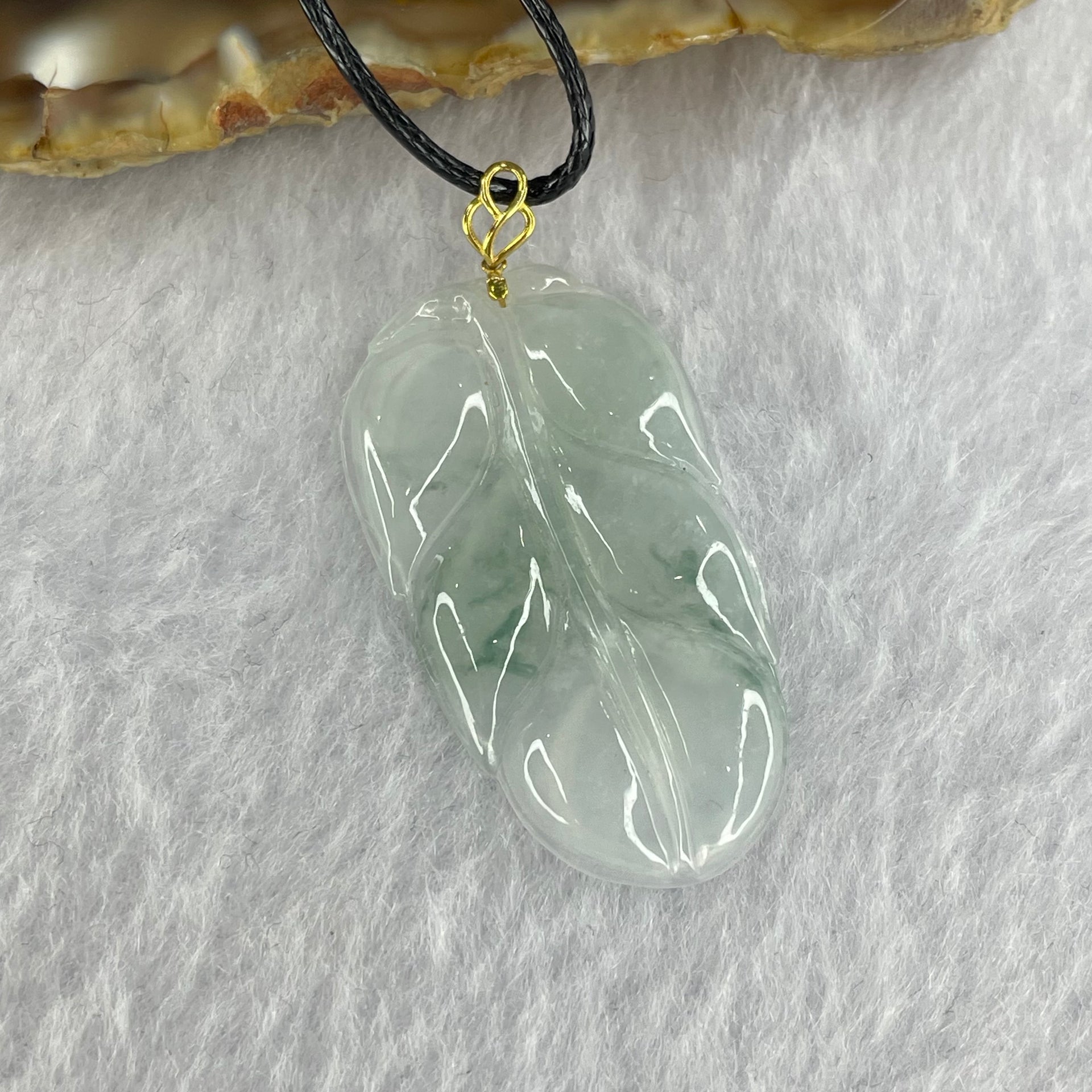 18K Semi Icy Type A Piao Hua Jadeite Leaf 34.2 by 19.1 by 3.2mm with necklace 4.69g - Huangs Jadeite and Jewelry Pte Ltd