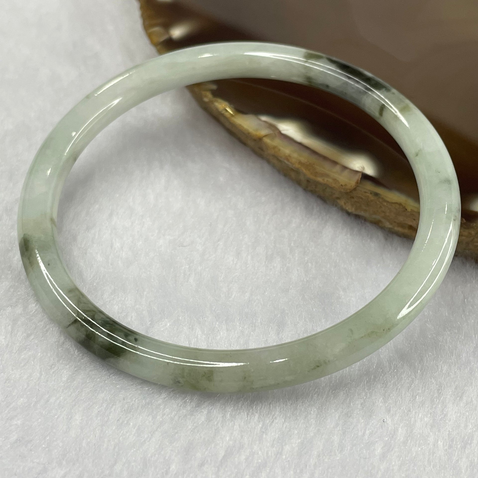 Type A Green Piao Hua Jade Jadeite Bangle 15.41g inner Dia 54.6mm 5.8 by 6.0mm (Internal Lines) - Huangs Jadeite and Jewelry Pte Ltd