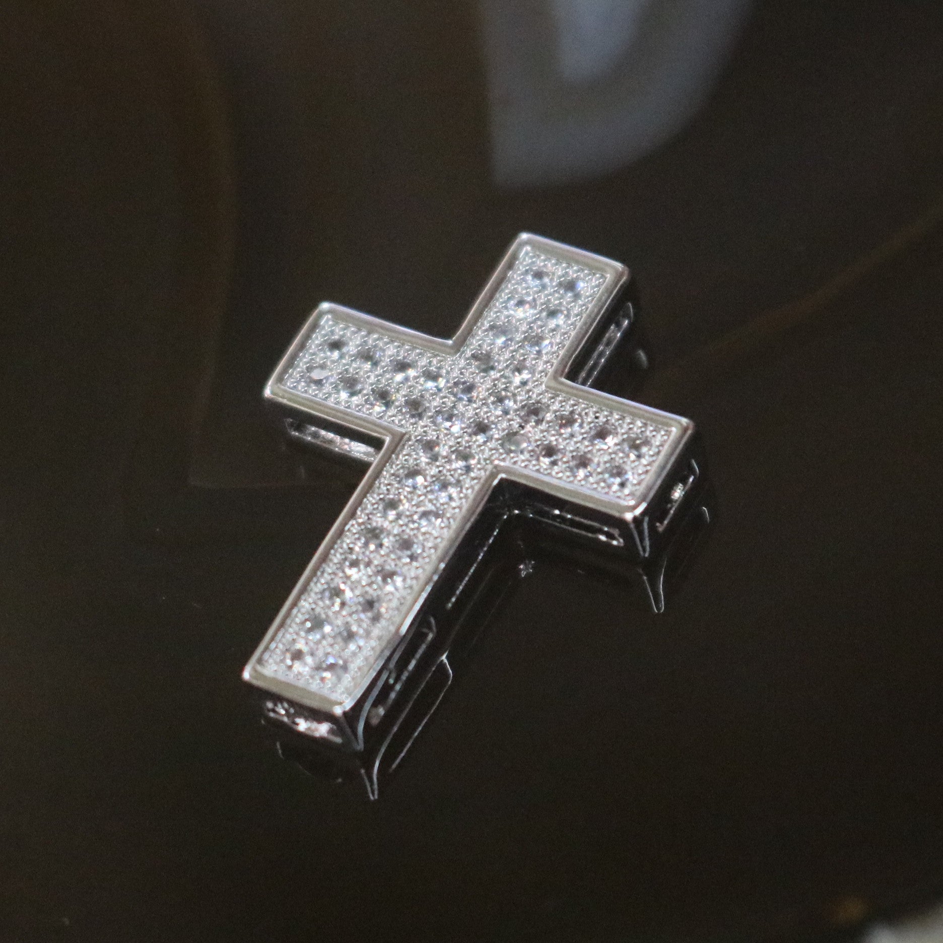 A Sliver Plated Copper Zirconia Cross - Huangs Jadeite and Jewelry Pte Ltd