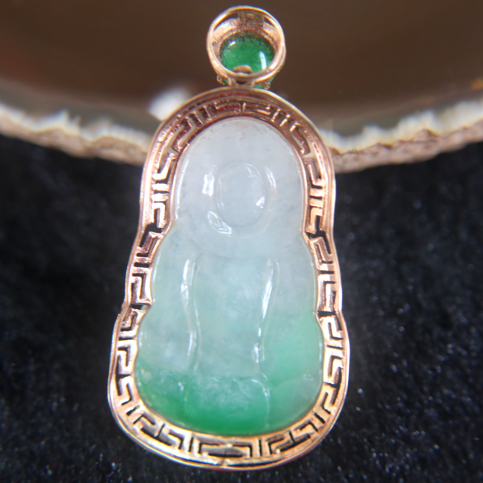 Type A Guan Yin Jade Jadeite set in 18k 750 Rose gold Pendant 39.4 by 20.5 by 6.3mm - Huangs Jadeite and Jewelry Pte Ltd