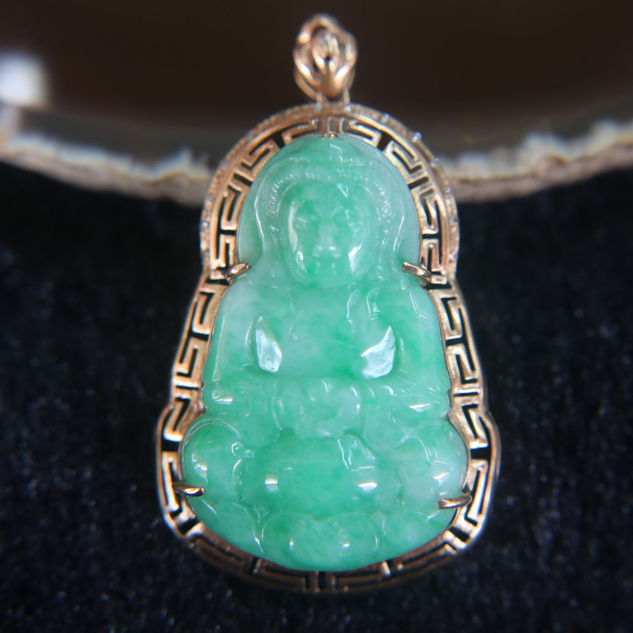 Type A Guan Yin Jade Jadeite set in 18k 750 Rose gold Pendant - Huangs Jadeite and Jewelry Pte Ltd