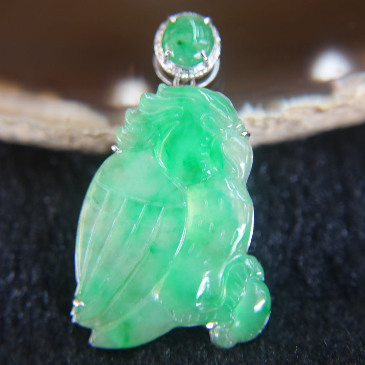 Type A Parrot Jade Jadeite Pendant set in 18K 750 white gold - Huangs Jadeite and Jewelry Pte Ltd