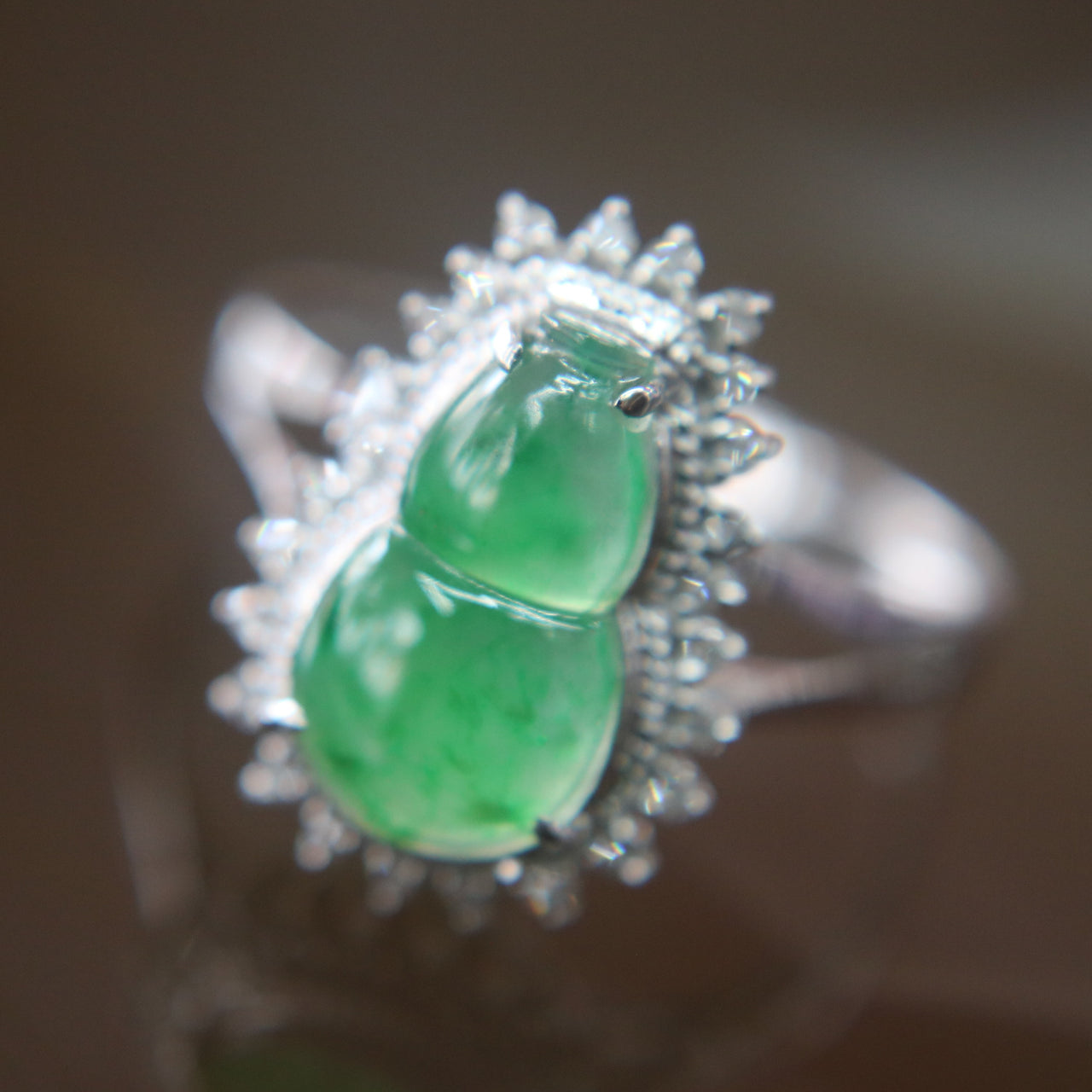 Type A Green Burmese jadeite Hulu ring in 18k white gold & natural diamonds 2.09g Ring Size: US 7 - Huangs Jadeite and Jewelry Pte Ltd