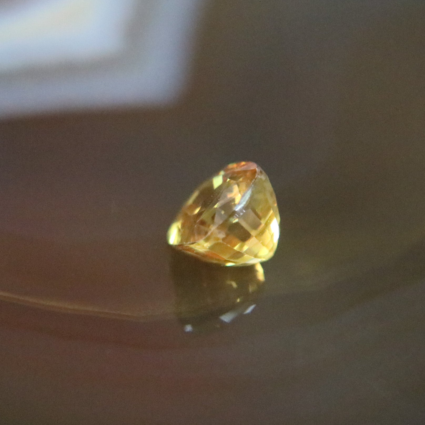 Natural Faceted Yellow Sapphire 黄宝石 - 3.2cts L7.9 W7.0 D5.8mm - Huangs Jadeite and Jewelry Pte Ltd