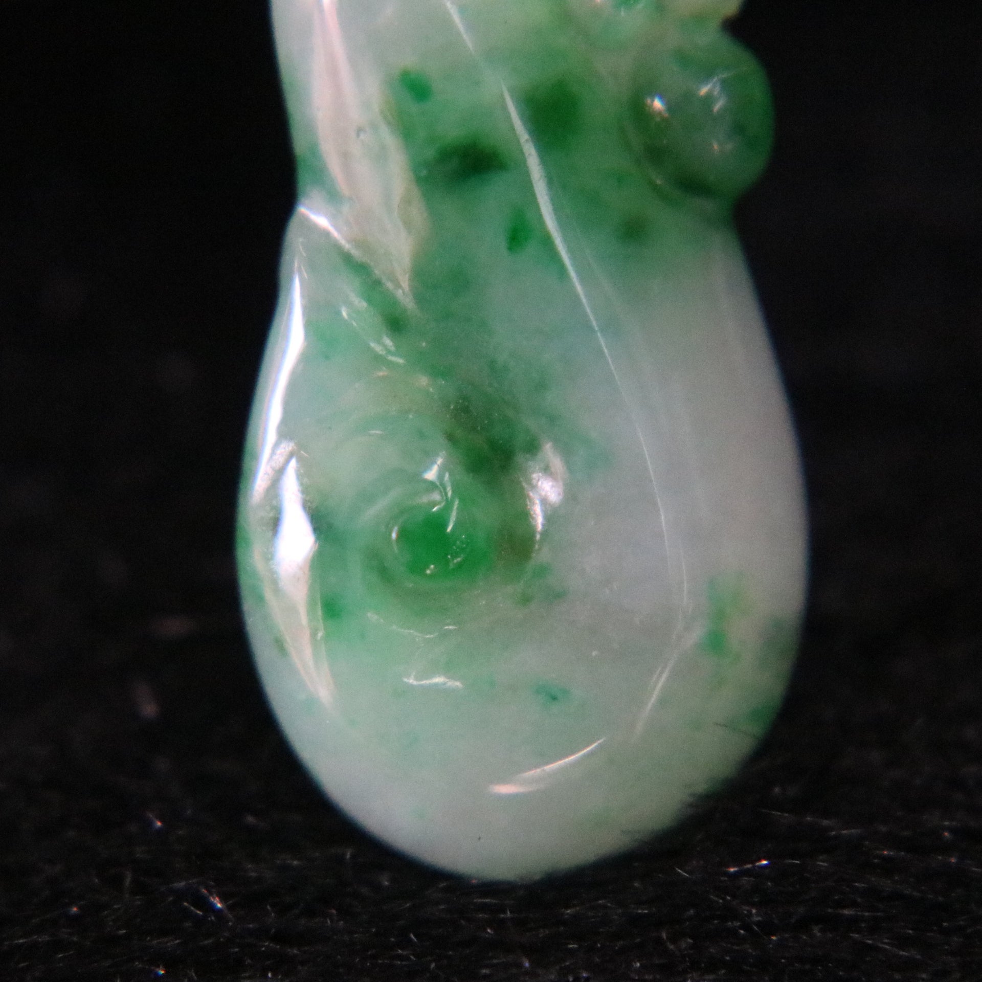 Type A Burmese Jade Jadeite Dragon - 1.33g L22.6 W10.6 D3.3mm - Huangs Jadeite and Jewelry Pte Ltd