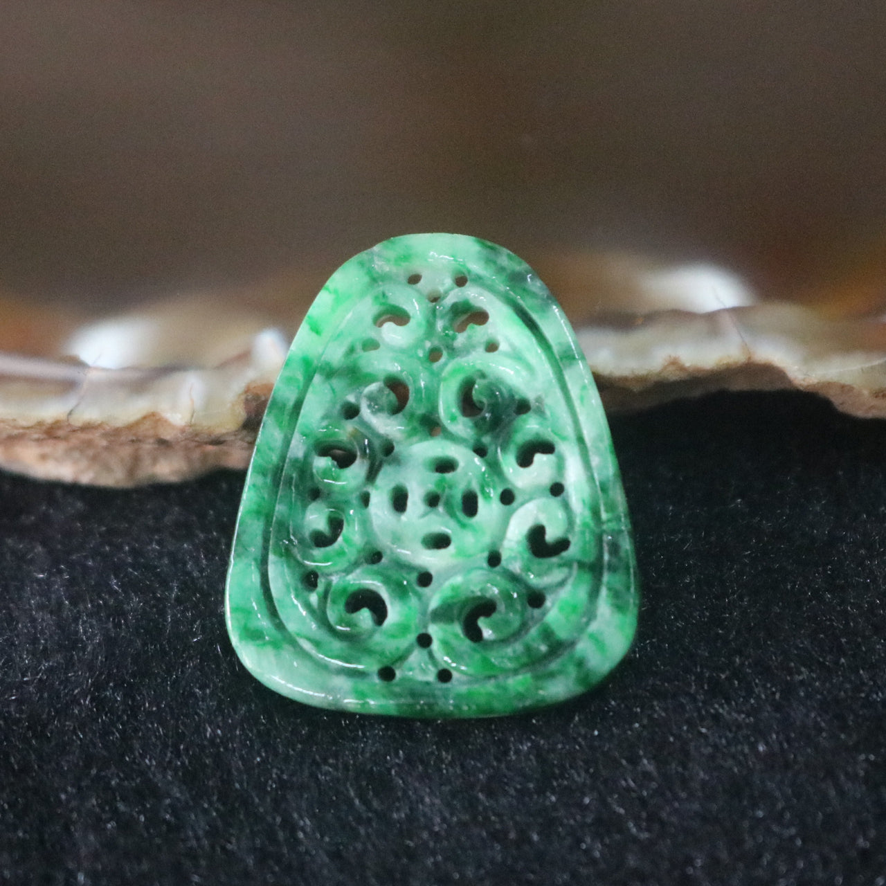 Type A Burmese Jade Jadeite Pendant - 4.06g L26.0 W22.0 D3.3mm - Huangs Jadeite and Jewelry Pte Ltd