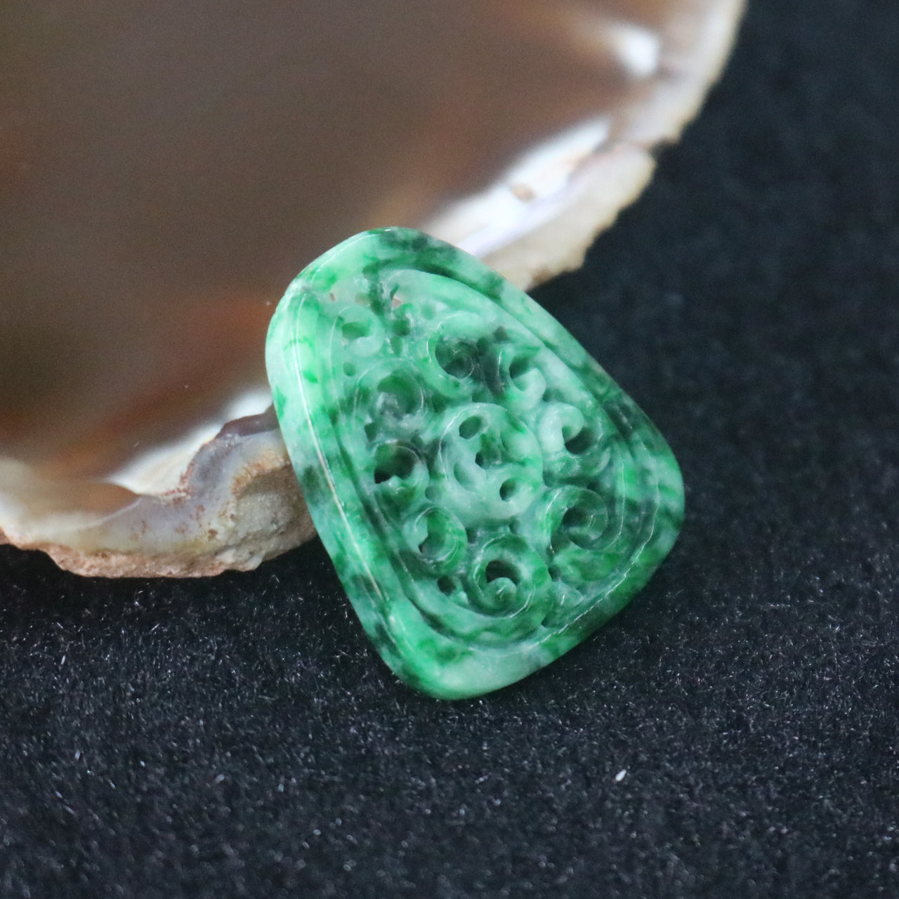 Type A Burmese Jade Jadeite Pendant - 4.06g L26.0 W22.0 D3.3mm - Huangs Jadeite and Jewelry Pte Ltd