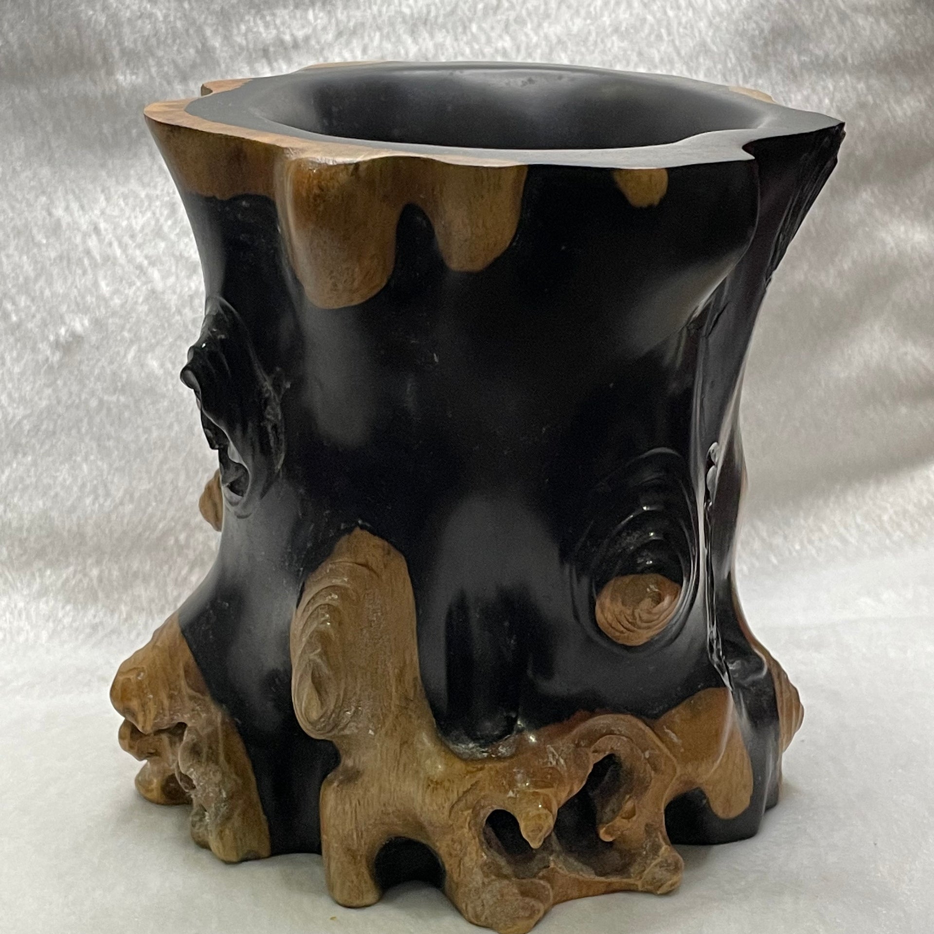 Natural Wooden Pots - 1335g 144.2 by 125.8 by 34.0mm - Huangs Jadeite and Jewelry Pte Ltd