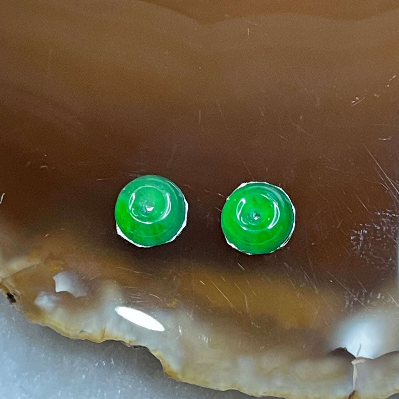 Type A Spicy Green Jade Jadeite for setting 0.33g 7.6 by 7.6 by 2.1mm - Huangs Jadeite and Jewelry Pte Ltd