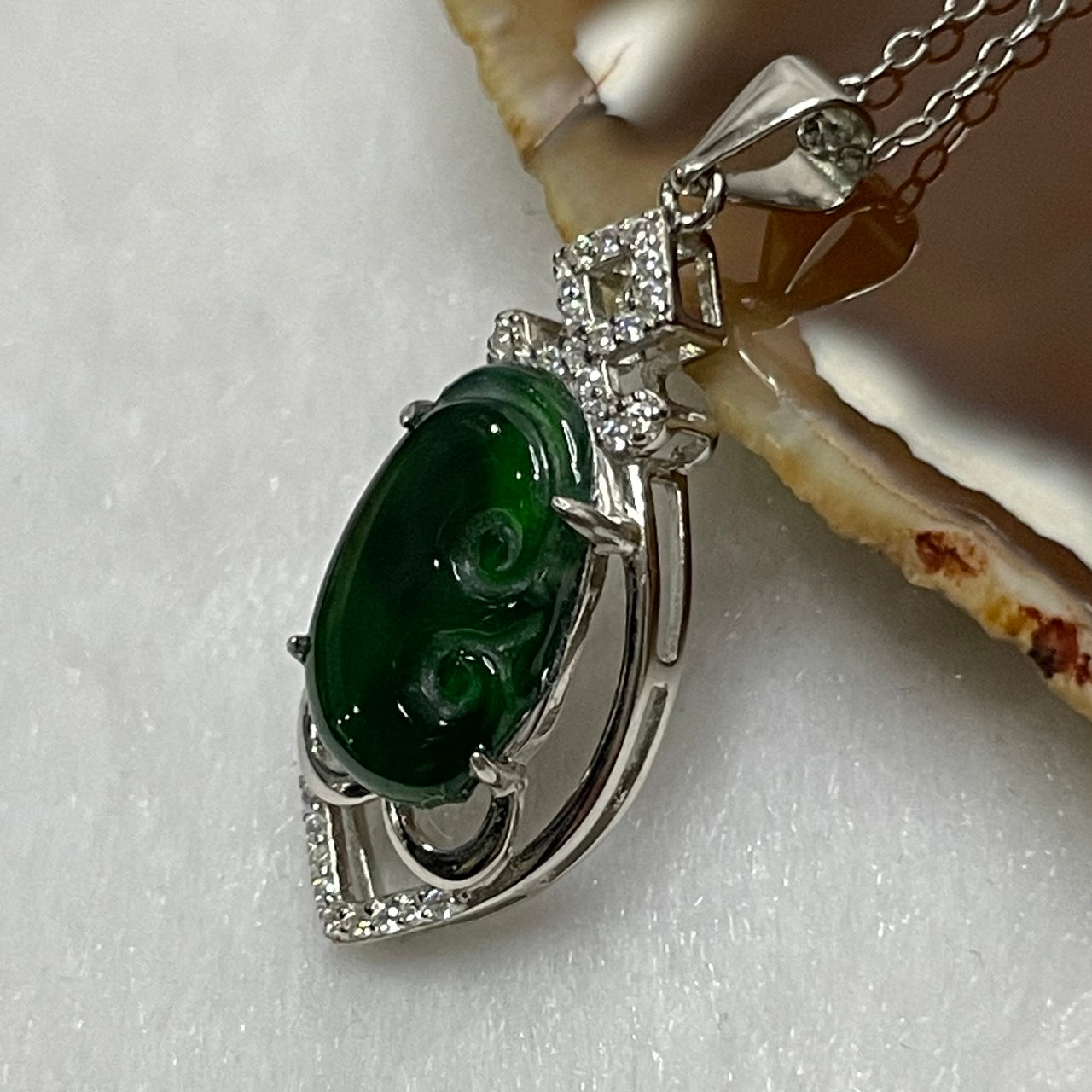 Type A Green Omphacite Jade Jadeite Ruyi - 2.34g 33.4 by 14.7 by 6.0mm - Huangs Jadeite and Jewelry Pte Ltd