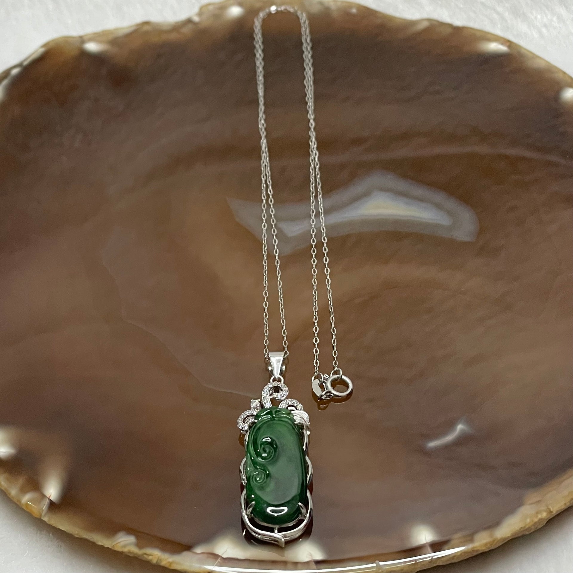 Type A Green Omphacite Jade Jadeite Ruyi - 3.28g 40.2 by 12.8 by 5.6mm - Huangs Jadeite and Jewelry Pte Ltd