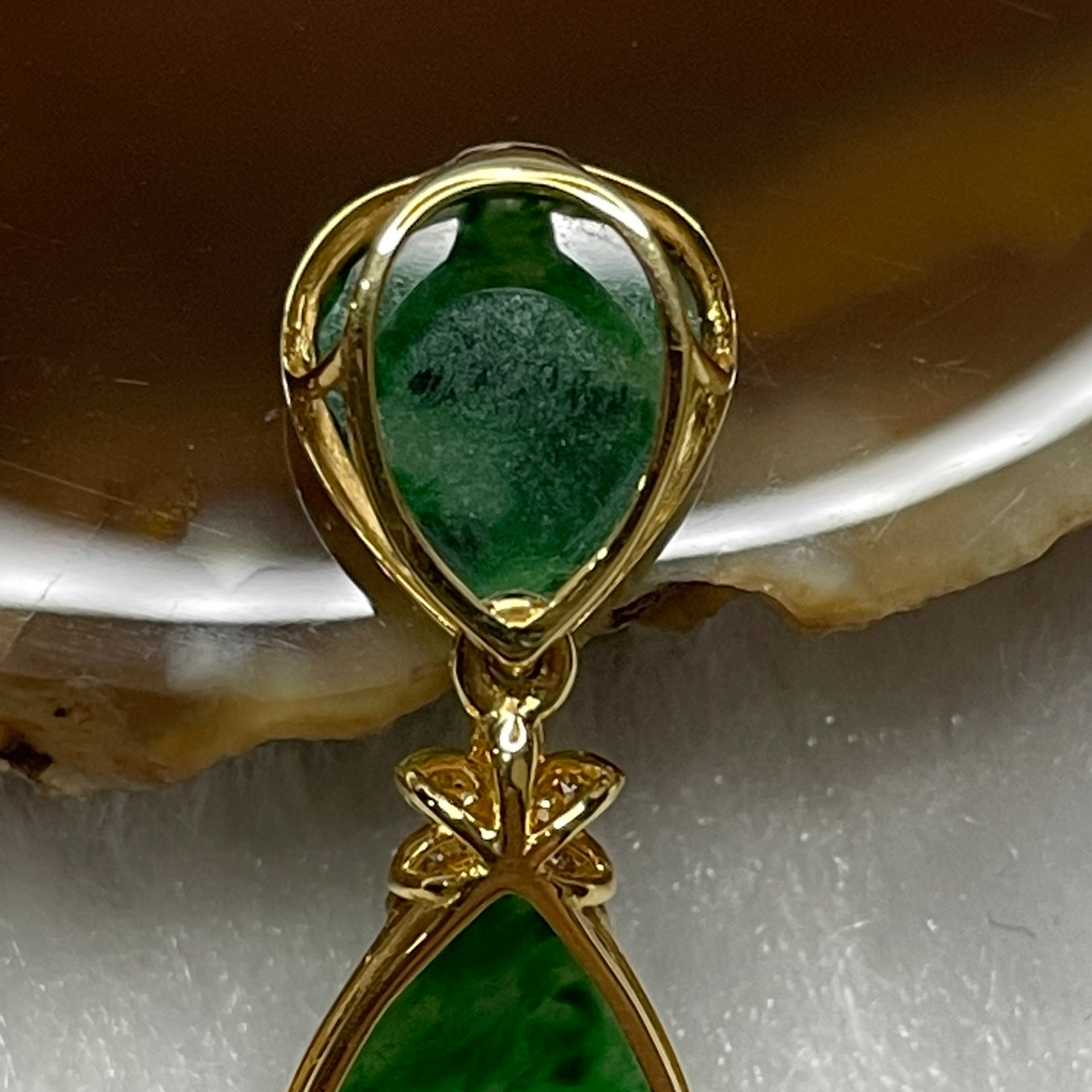 Type A Spicy Green Tear Drop Design Jade Jadeite 18k Yellow gold 1.4g 26.9 by 9.7 by 4.3mm - Huangs Jadeite and Jewelry Pte Ltd