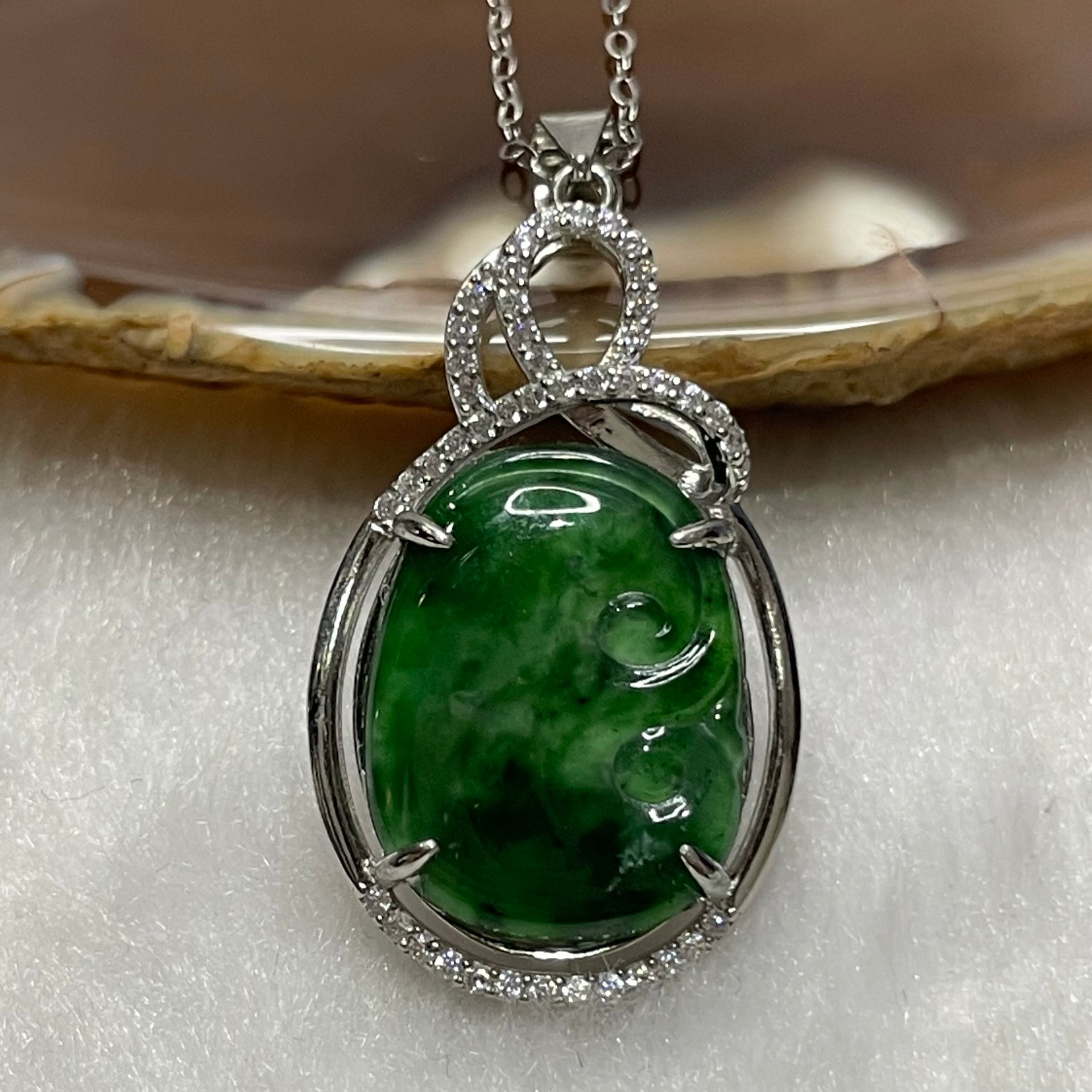 Type A Green Omphacite Jade Jadeite Ruyi - 3.09g 35.0 by 17.3 by 5.4mm - Huangs Jadeite and Jewelry Pte Ltd