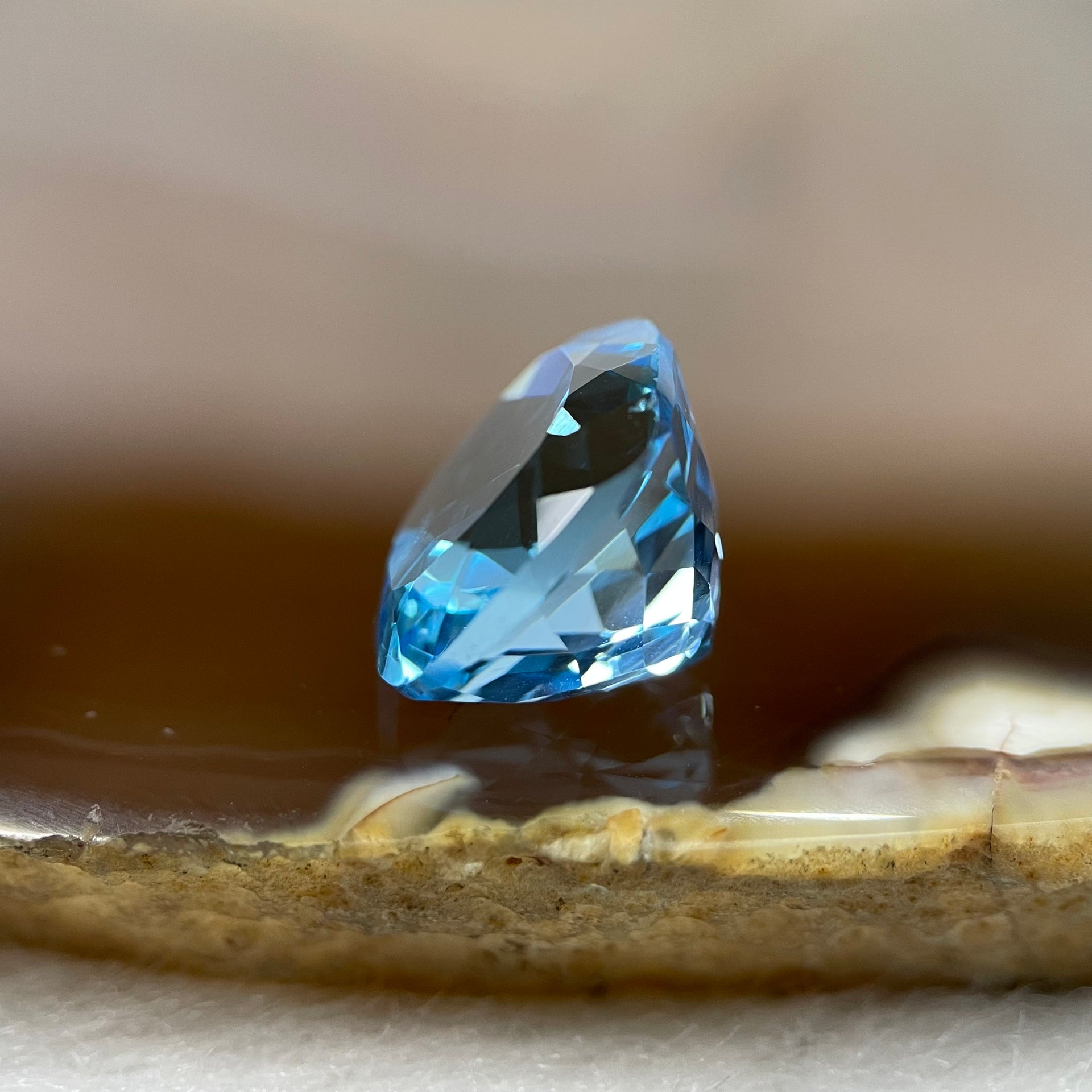 Natural Sky Blue Topaz 11.25 carats 12.6 by 12.6 by 9.0mm - Huangs Jadeite and Jewelry Pte Ltd