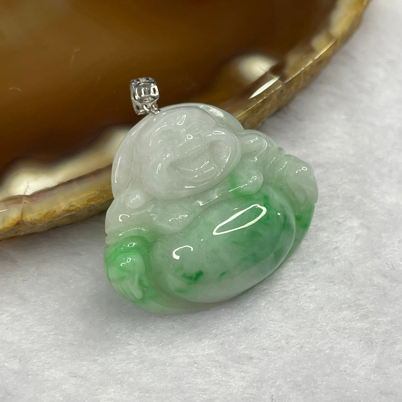 Type A Spicy Green Piao Hua Jade Jadeite Milo Buddha with 18K Gold Clasp - 7.65g 24.7 by 29.3 by 7.5mm - Huangs Jadeite and Jewelry Pte Ltd