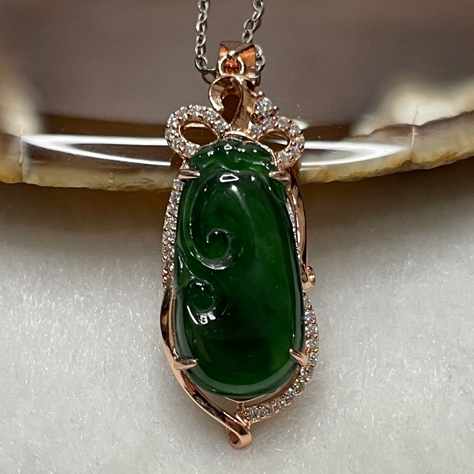 Type A Green Omphacite Jade Jadeite Ruyi -3.23g 36.8 by 12.8 by 6.4mm - Huangs Jadeite and Jewelry Pte Ltd