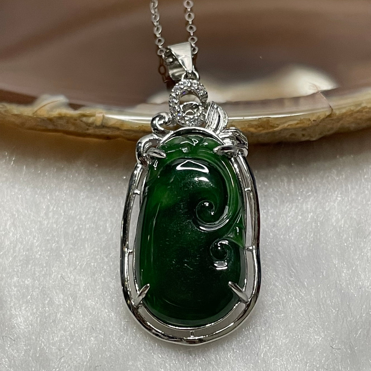 Type A Green Omphacite Jade Jadeite Ruyi - 3.22g 37.6 by 16.0 by 5.2mm - Huangs Jadeite and Jewelry Pte Ltd