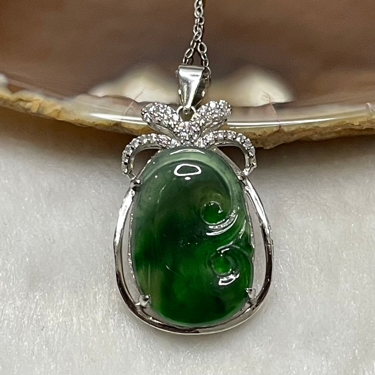 Type A Green Omphacite Jade Jadeite Ruyi - 3.18g 30.6 by 17.5 by 5.8mm - Huangs Jadeite and Jewelry Pte Ltd