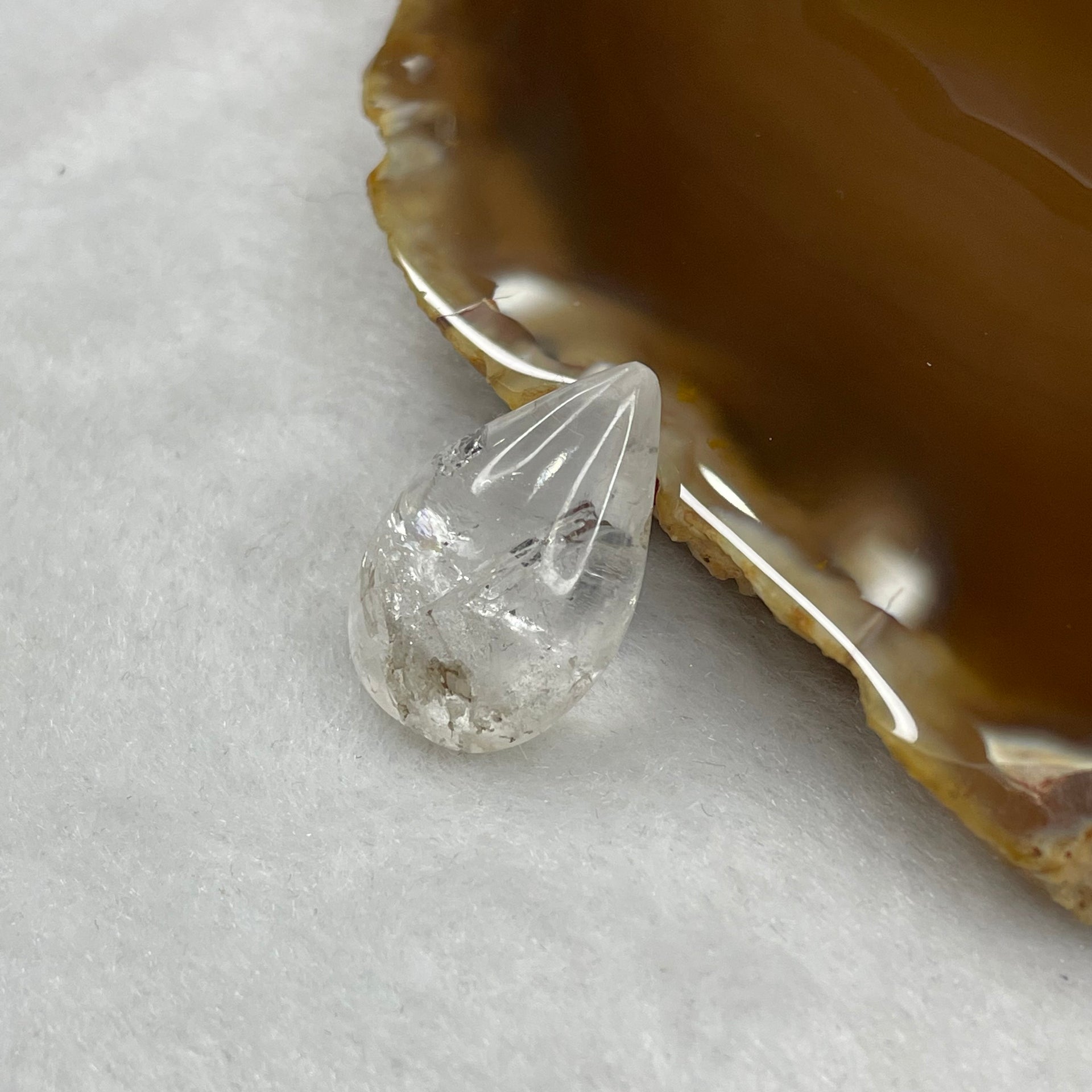 Natural Clear Quartz Teardrop Crystal with Mineral Water inside Locked Wealth 5.66g 24.2 by 16.9 by 11.5mm - Huangs Jadeite and Jewelry Pte Ltd