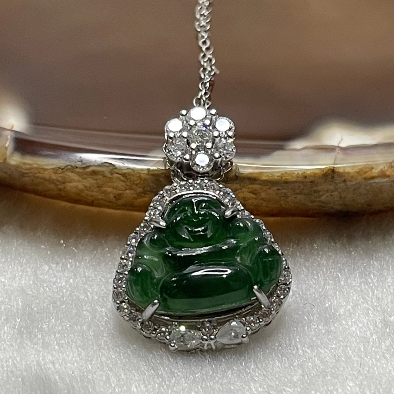 Type A Green Omphacite Jade Jadeite Milo Buddha - 3.14g 24.3 by 16.9 by 5.6mm - Huangs Jadeite and Jewelry Pte Ltd