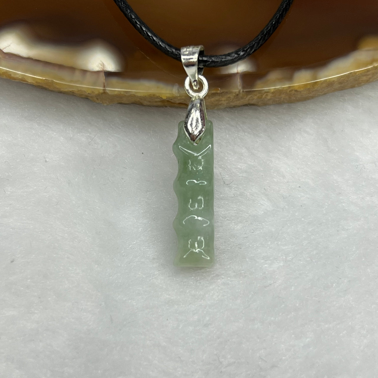 Type A Green Jade Jadeite Bamboo 3.17g 21.0 by 6.0 by 6.0 mm - Huangs Jadeite and Jewelry Pte Ltd