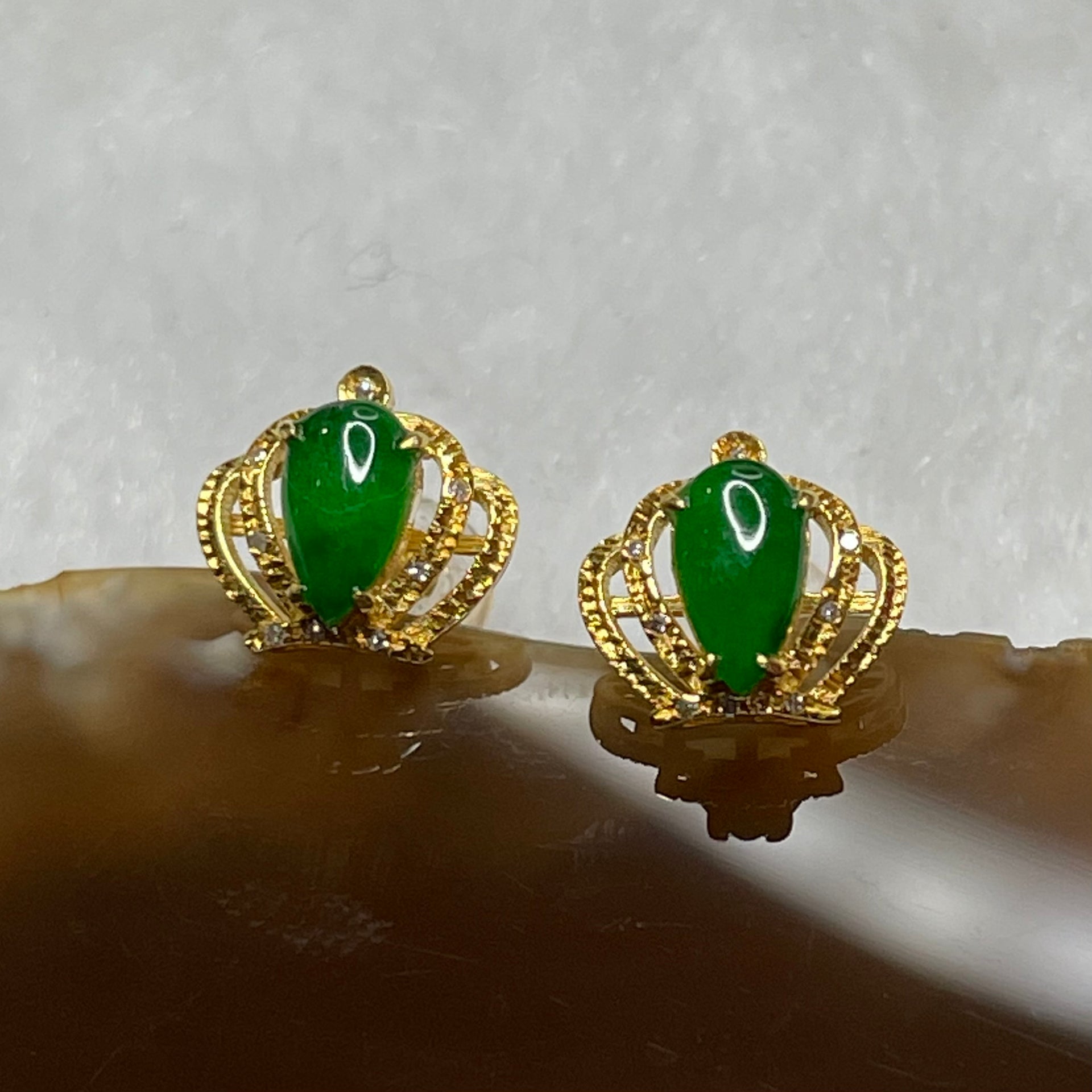 Type A Green Jade Jadeite Crown Earrings 18k Yellow Gold 1.62g 8.3 by 9.2 by 4.8mm - Huangs Jadeite and Jewelry Pte Ltd