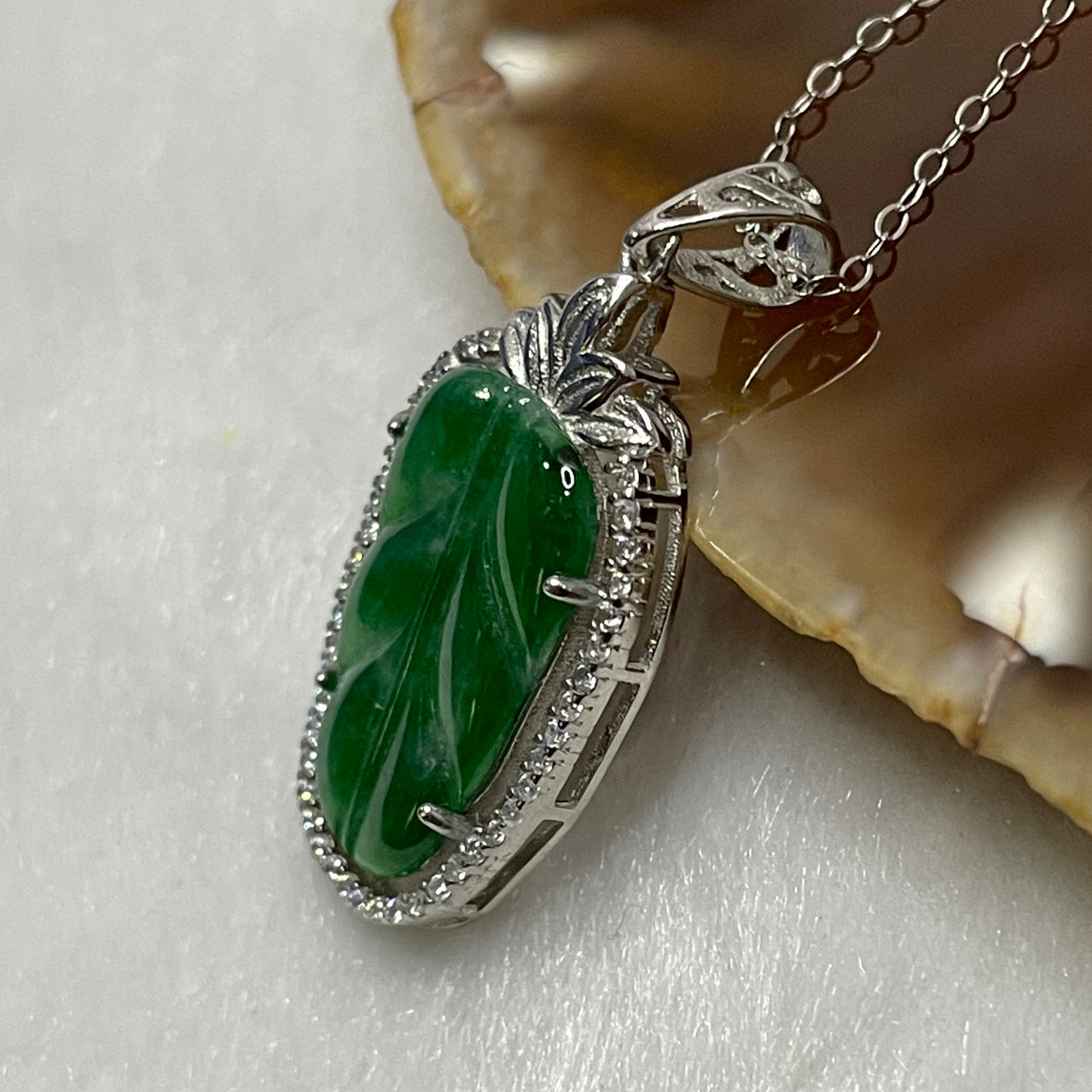 Type A Green Omphacite Jade Jadeite Leaf- 2.45g 33.9 by 15.2 by 4.4mm - Huangs Jadeite and Jewelry Pte Ltd